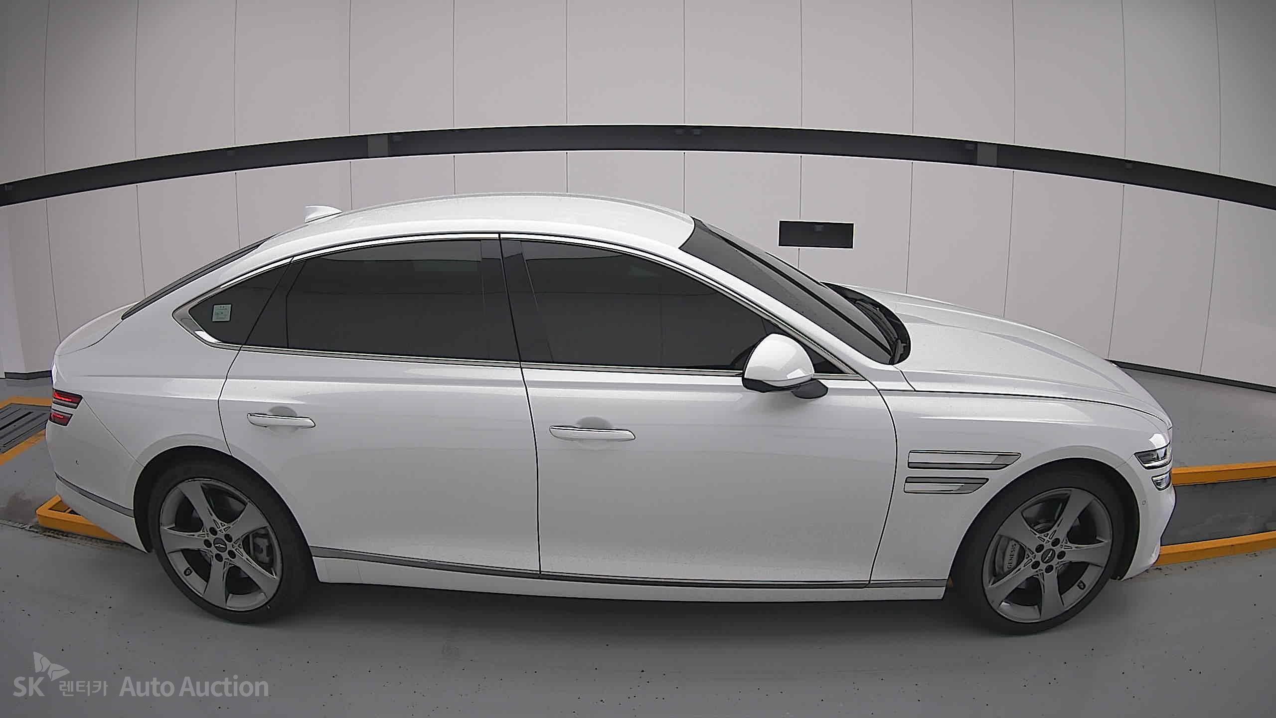 2022 - genesis g80