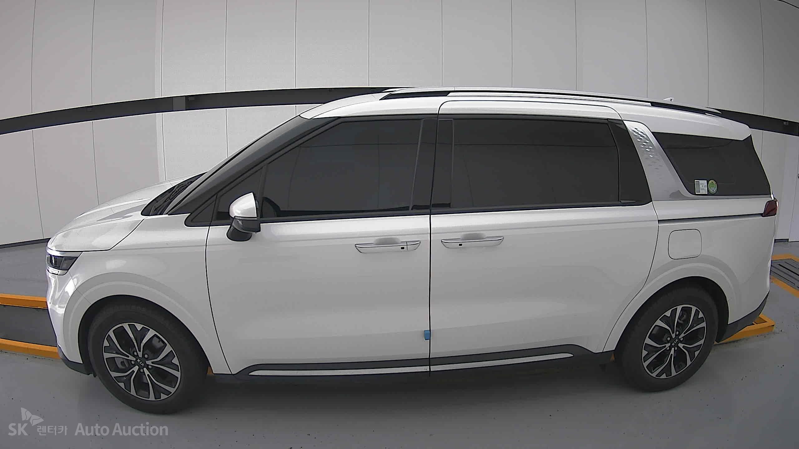2021 - kia carnival