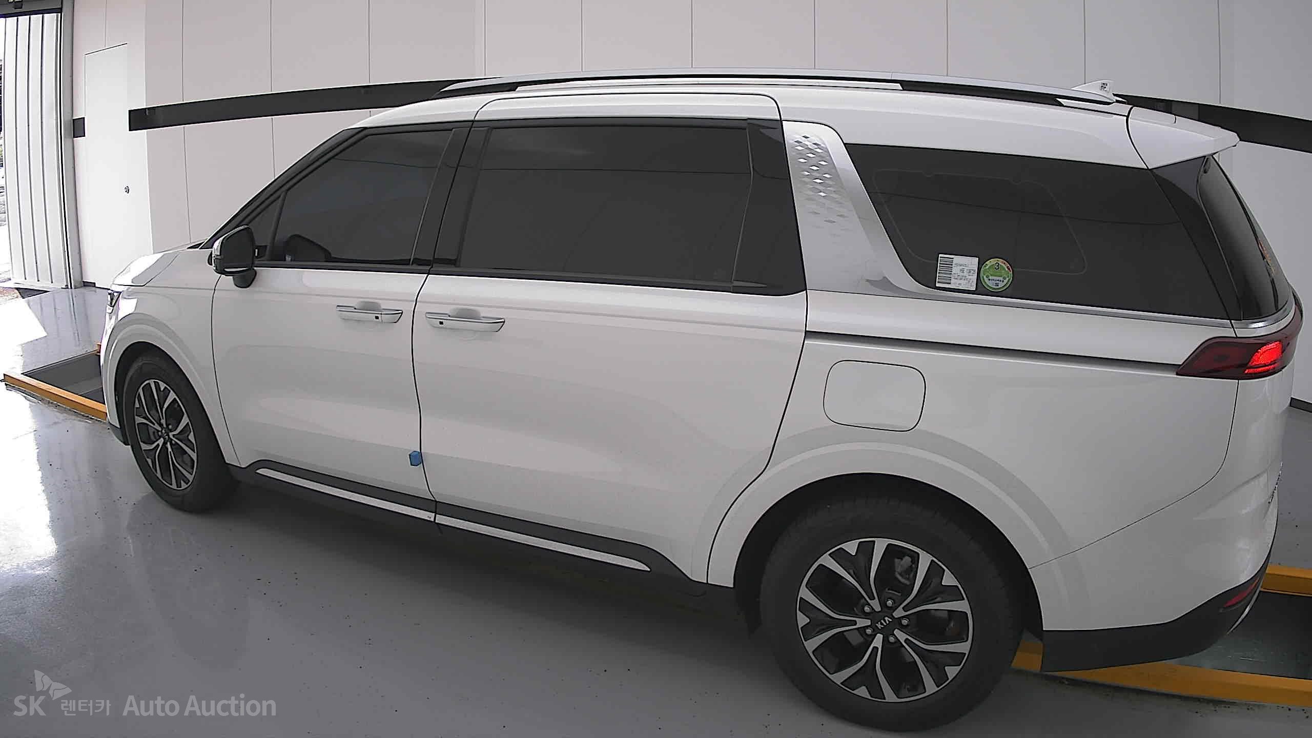 2021 - kia carnival