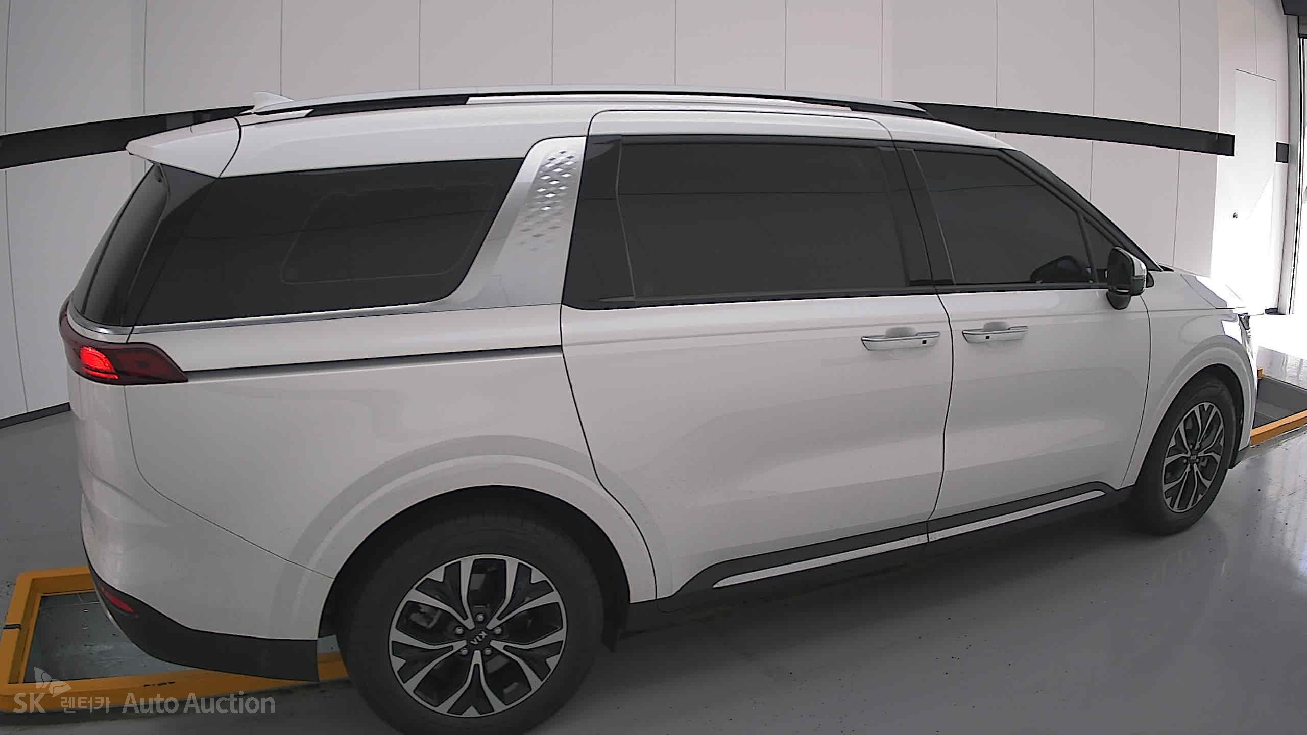 2021 - kia carnival