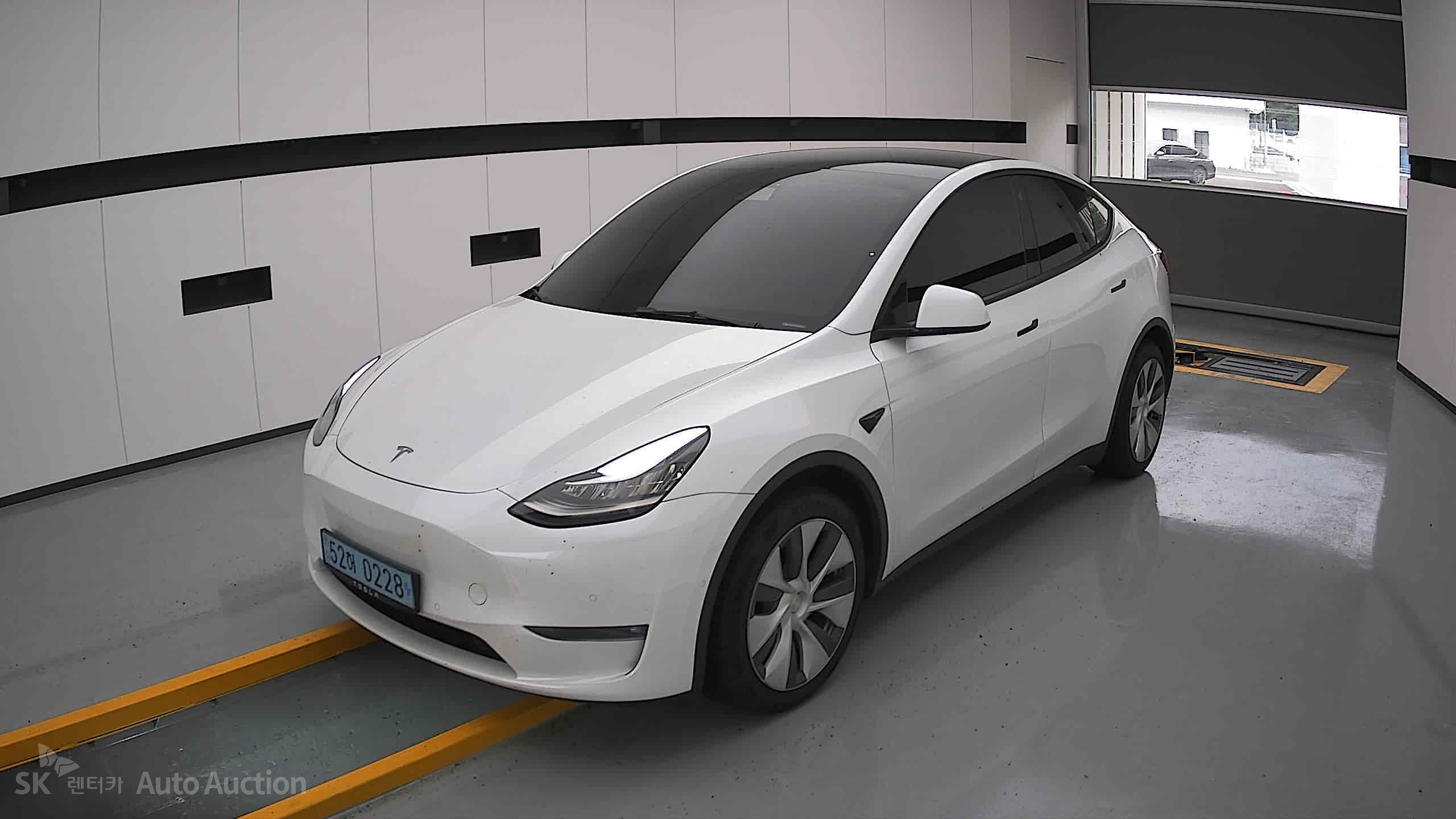 2022 - tesla model y