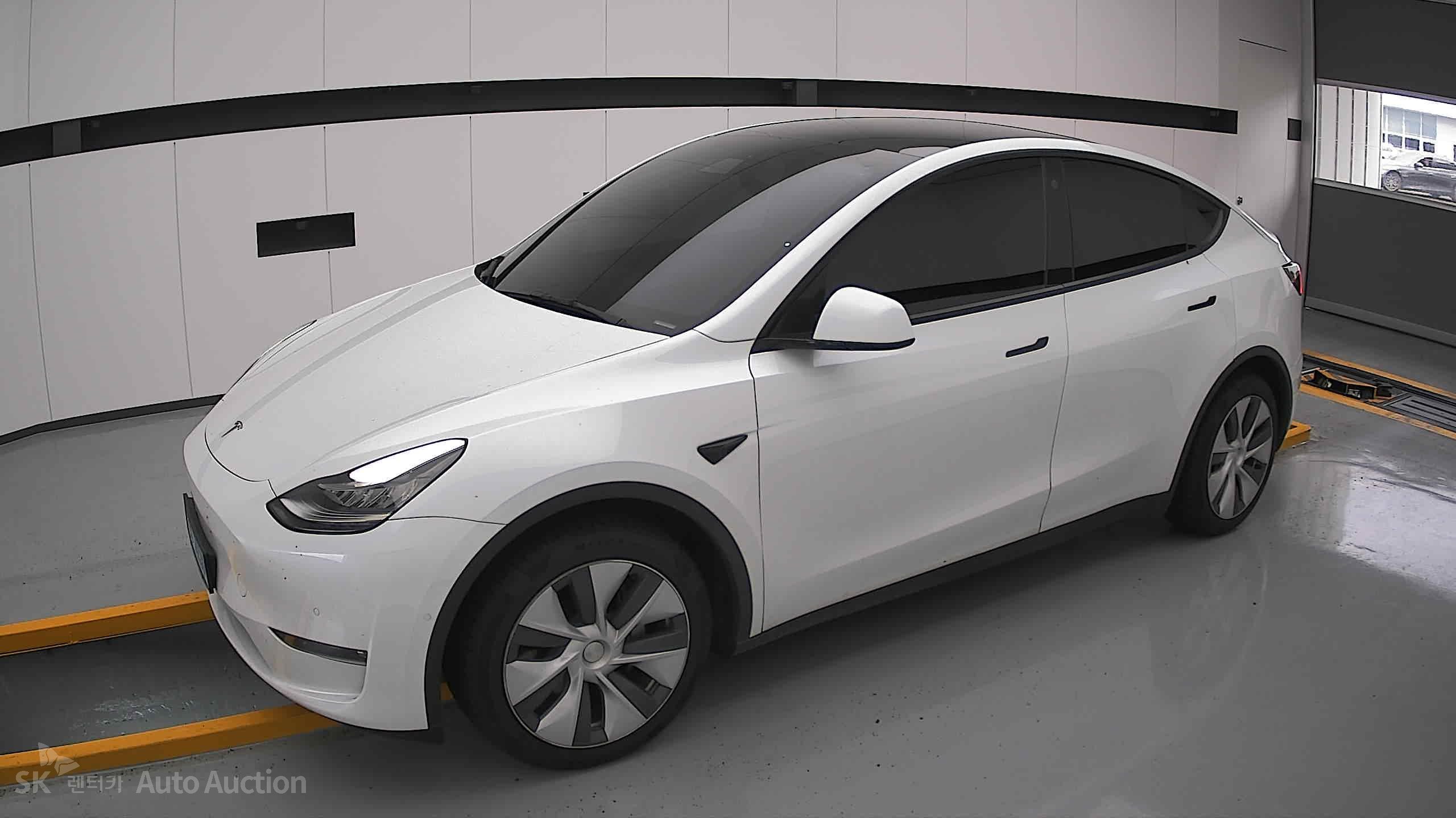 2022 - tesla model y