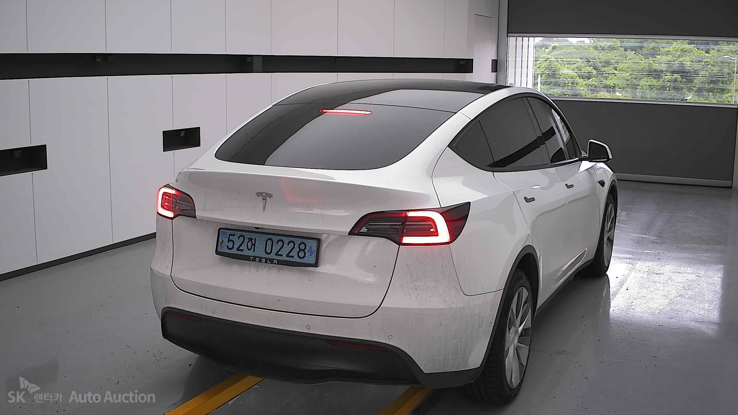 2022 - tesla model y