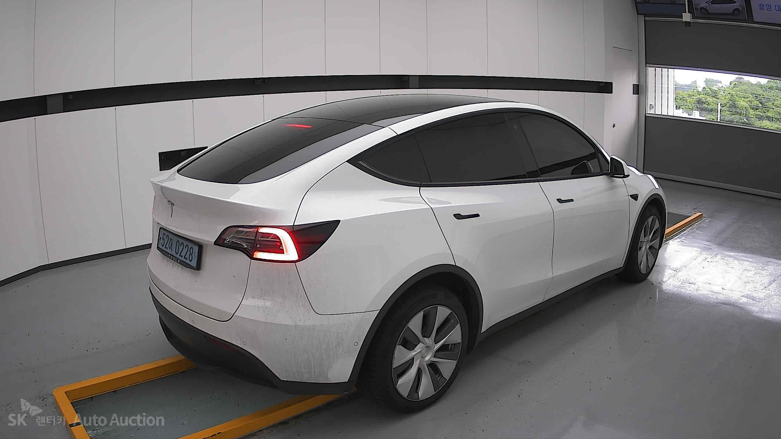2022 - tesla model y