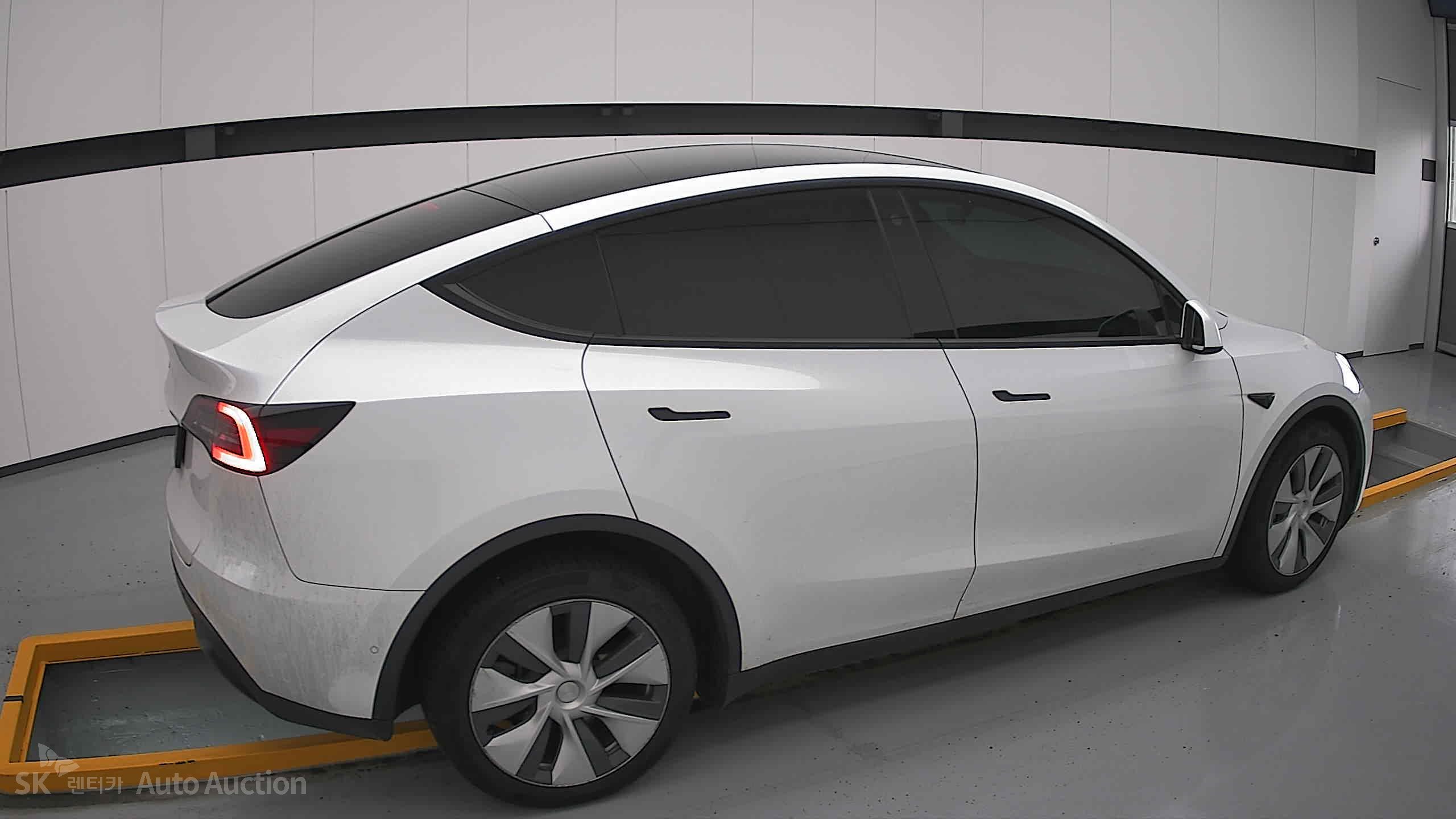 2022 - tesla model y