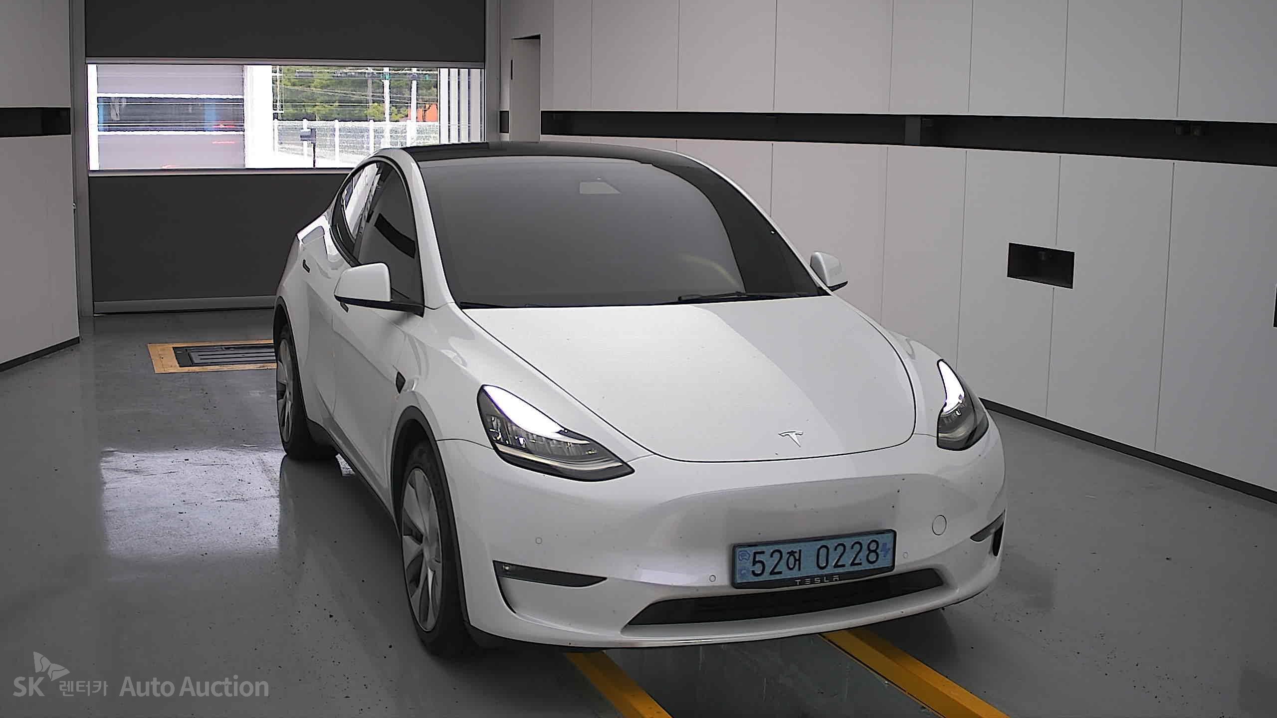 2022 - tesla model y