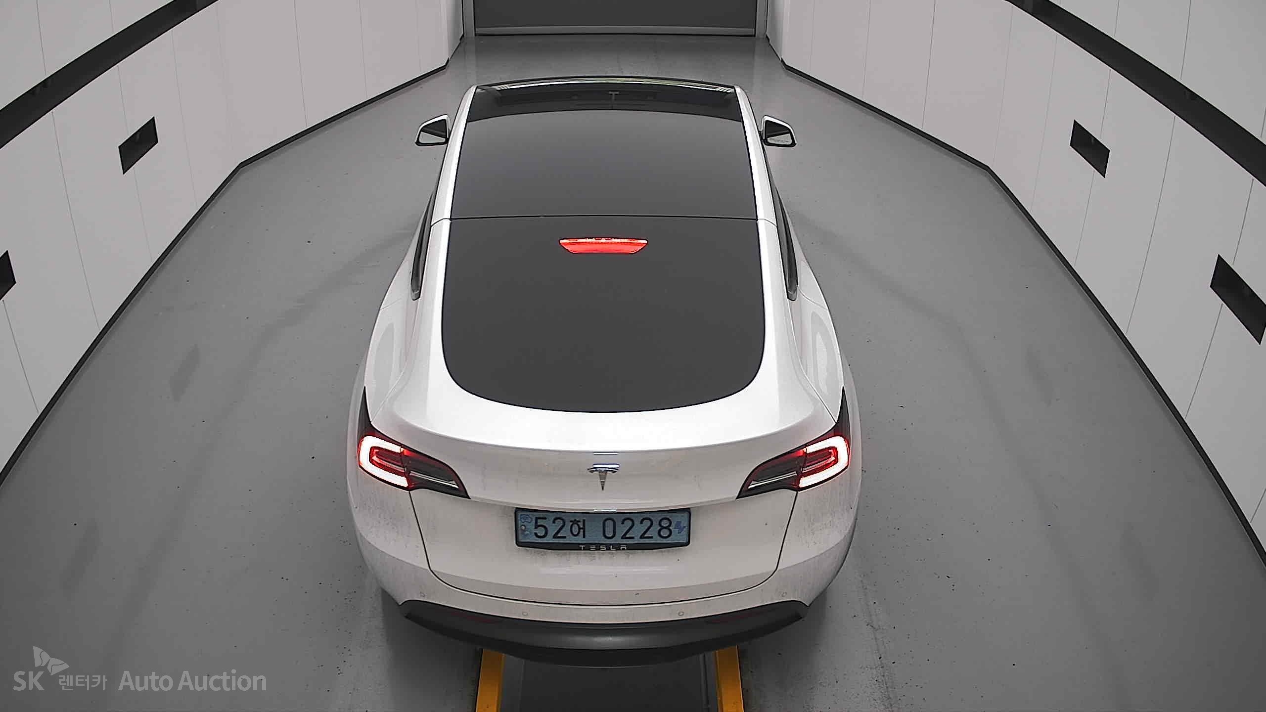 2022 - tesla model y
