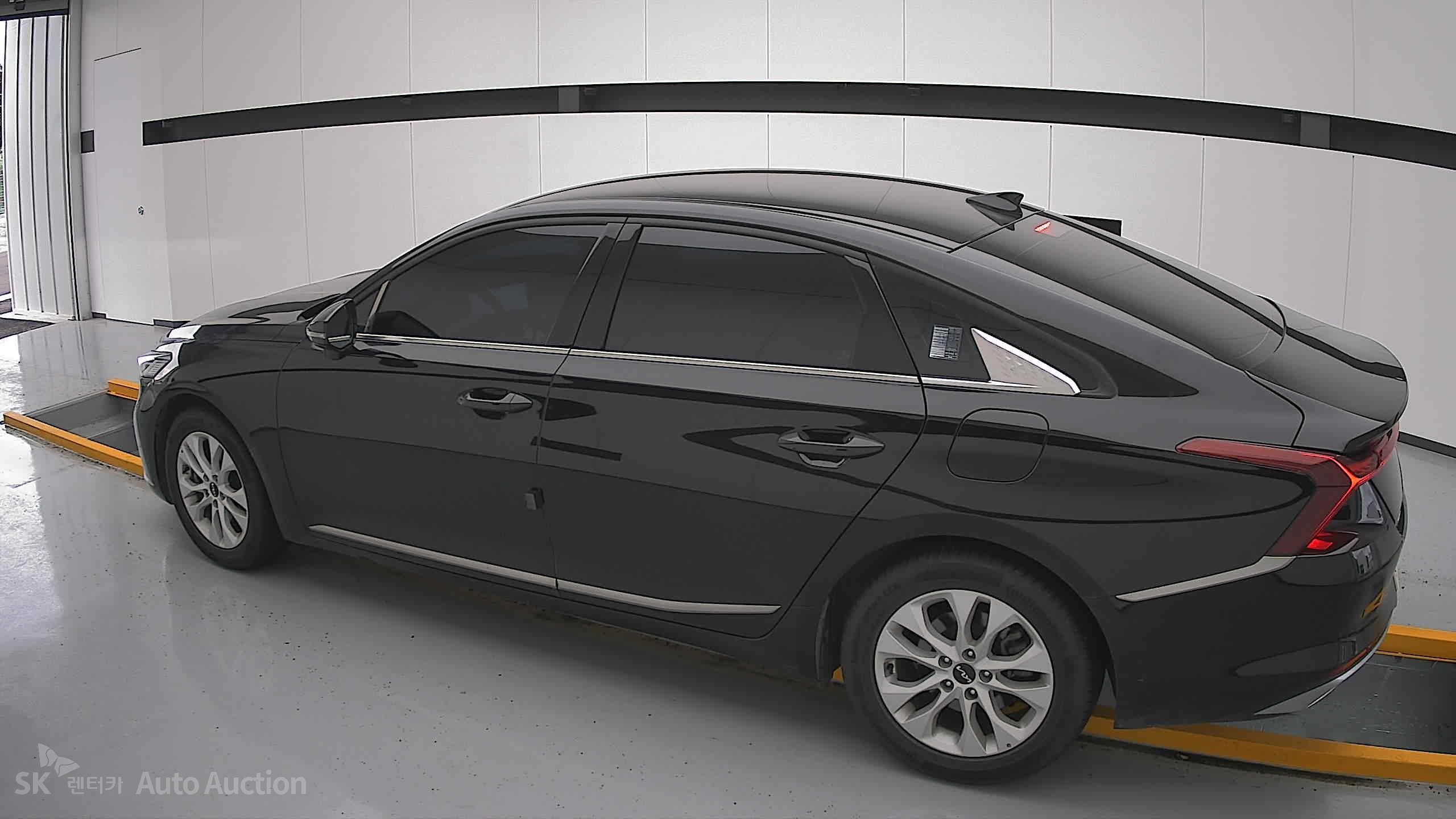 2022 - kia k8