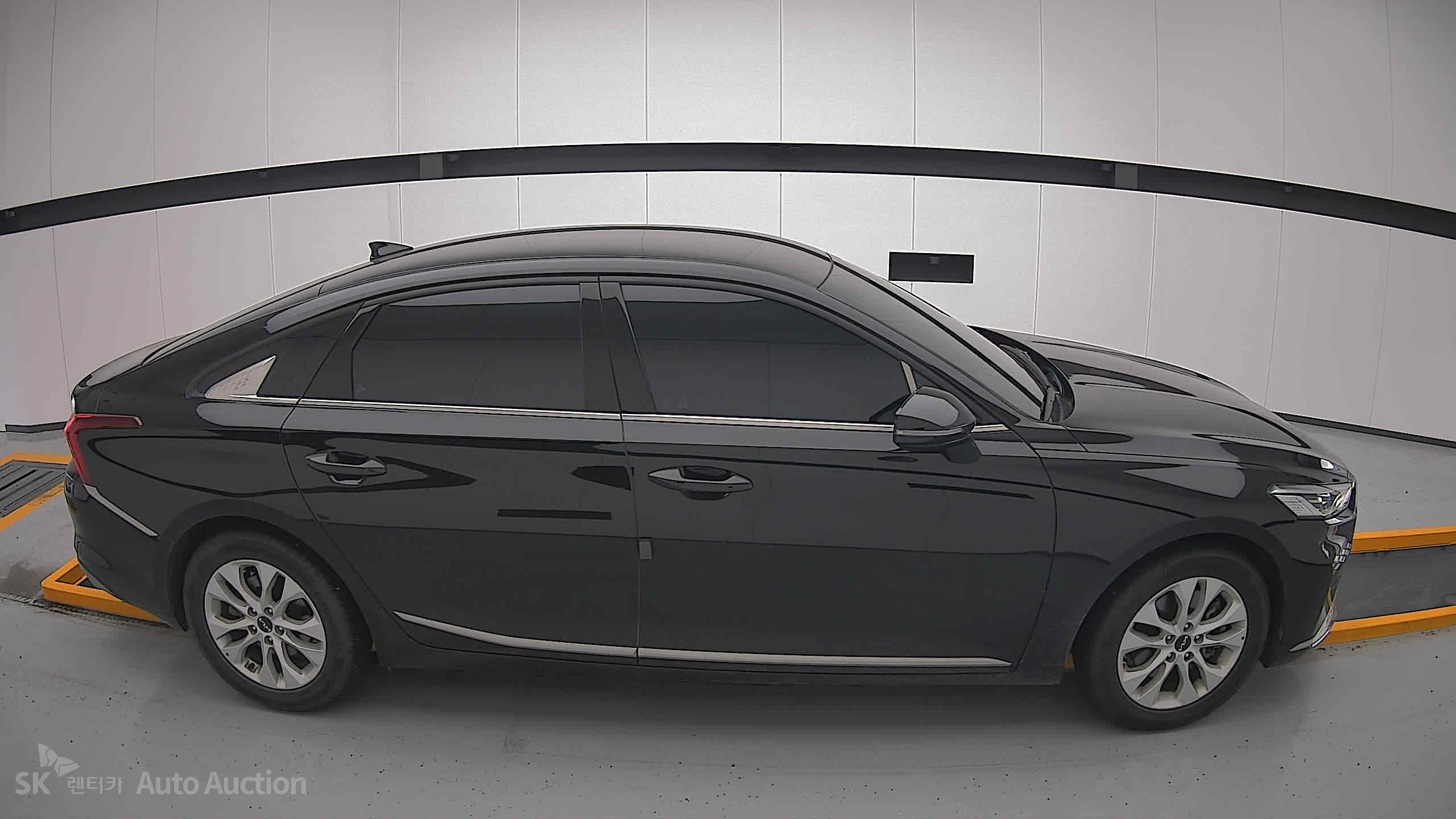 2022 - kia k8