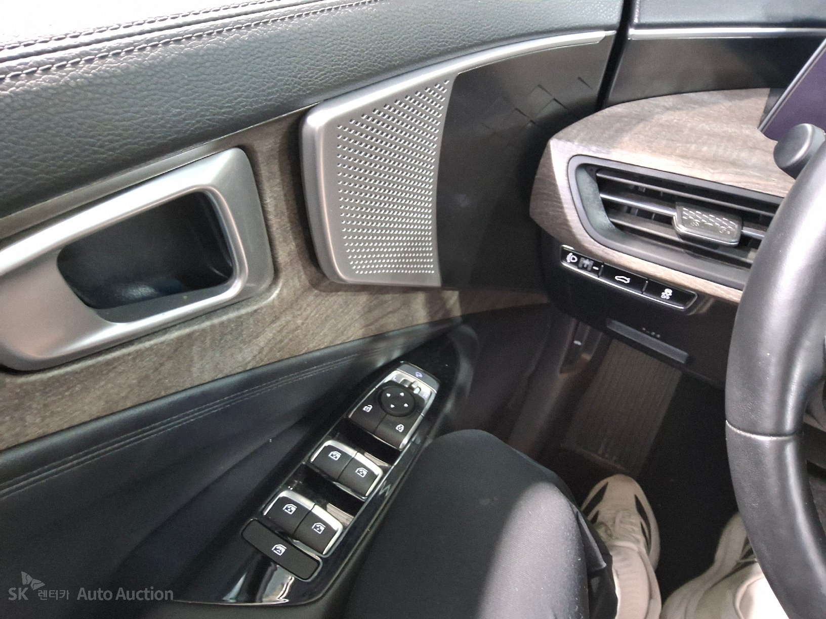 2022 - kia k8