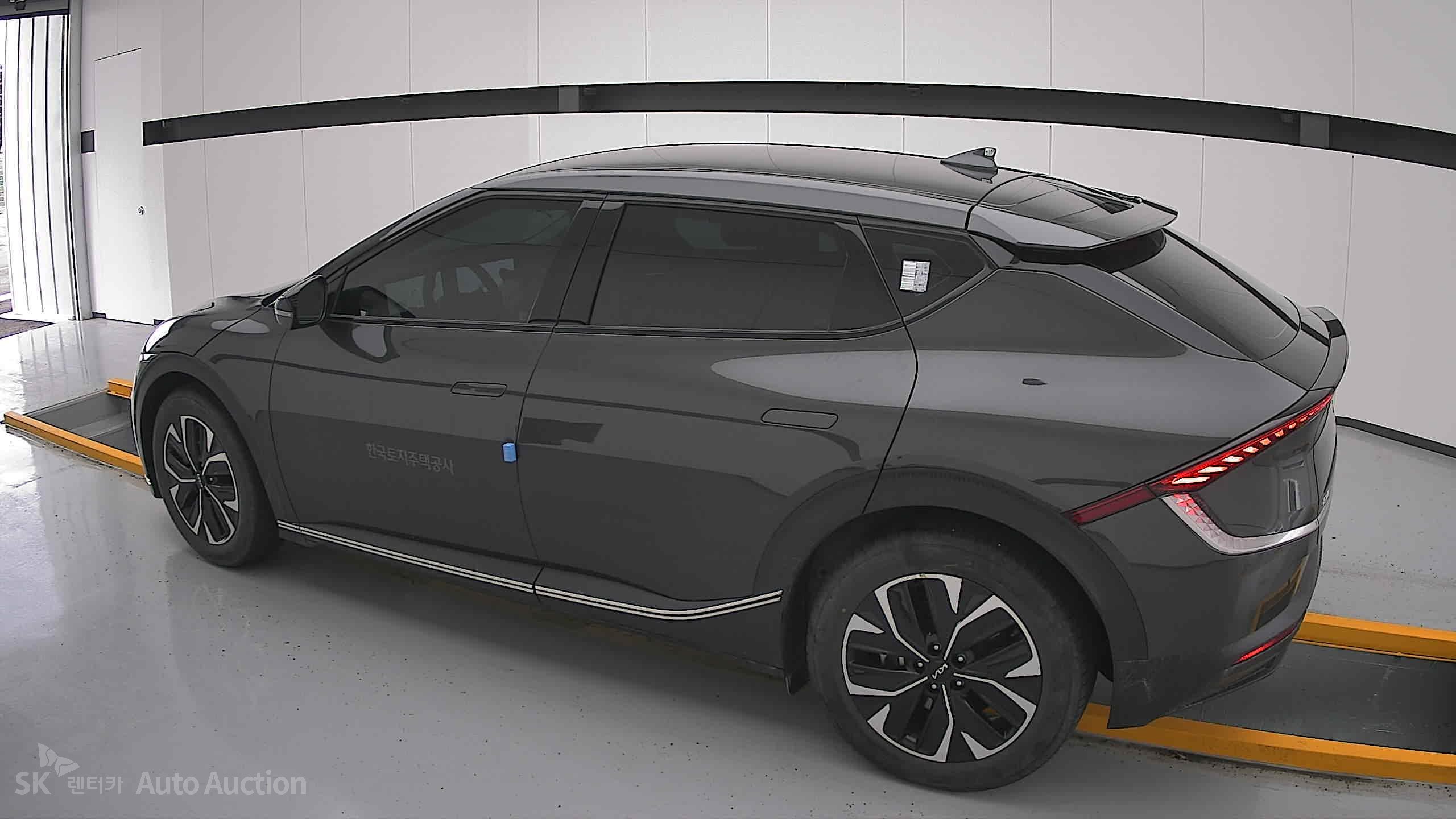 2022 - kia ev6