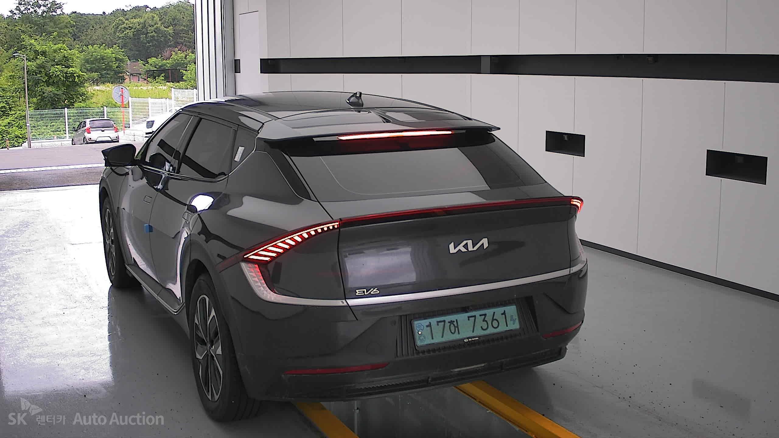 2022 - kia ev6