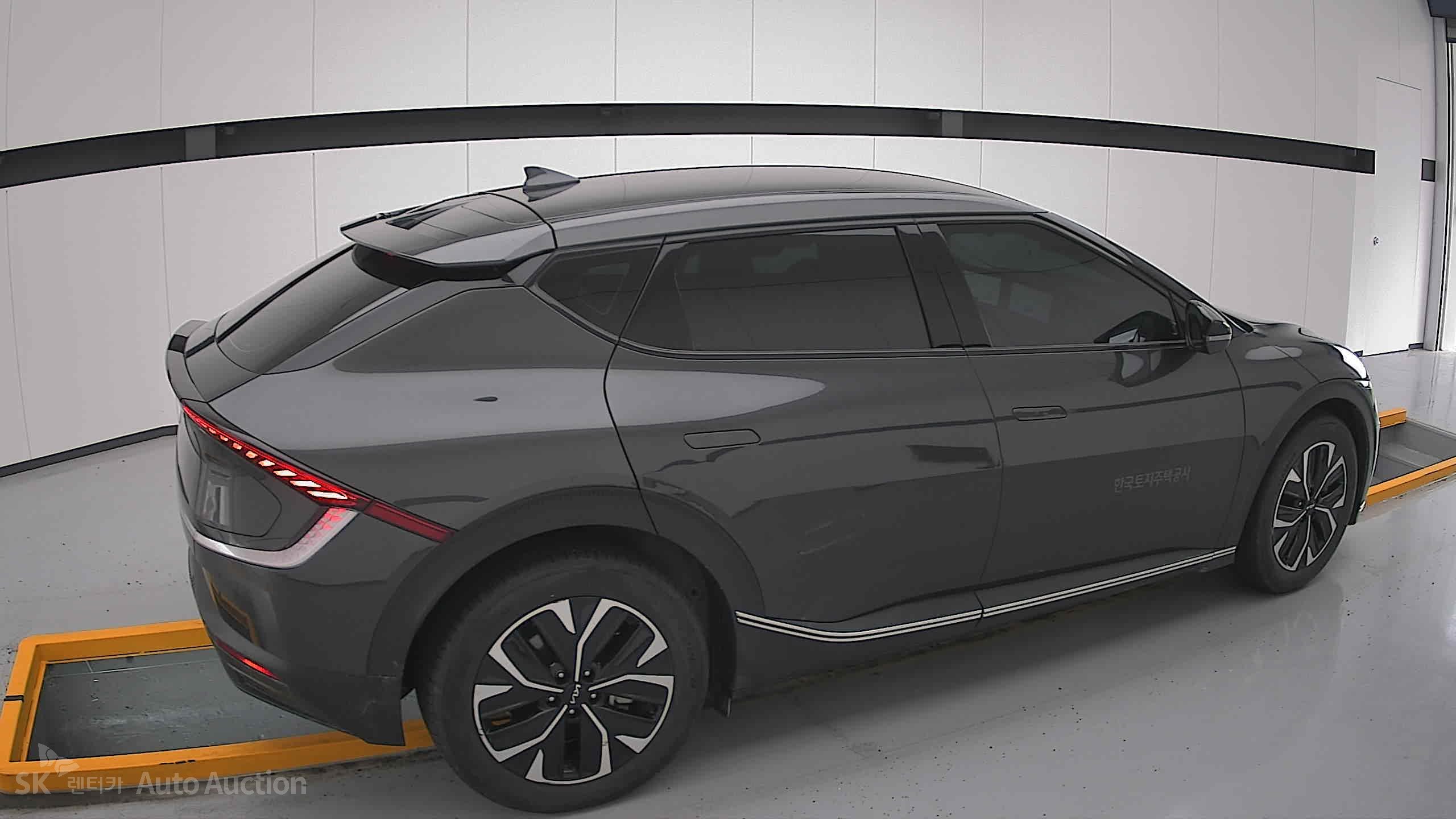 2022 - kia ev6
