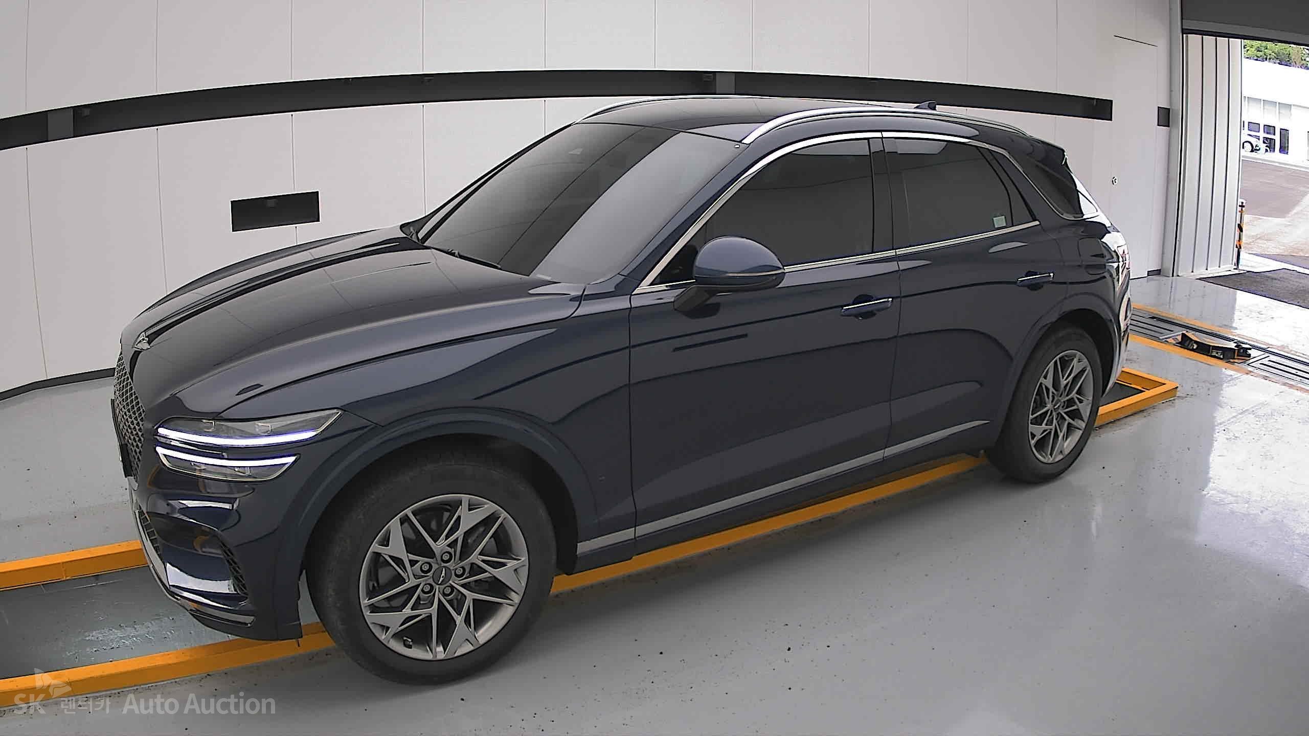 2021 - genesis gv70