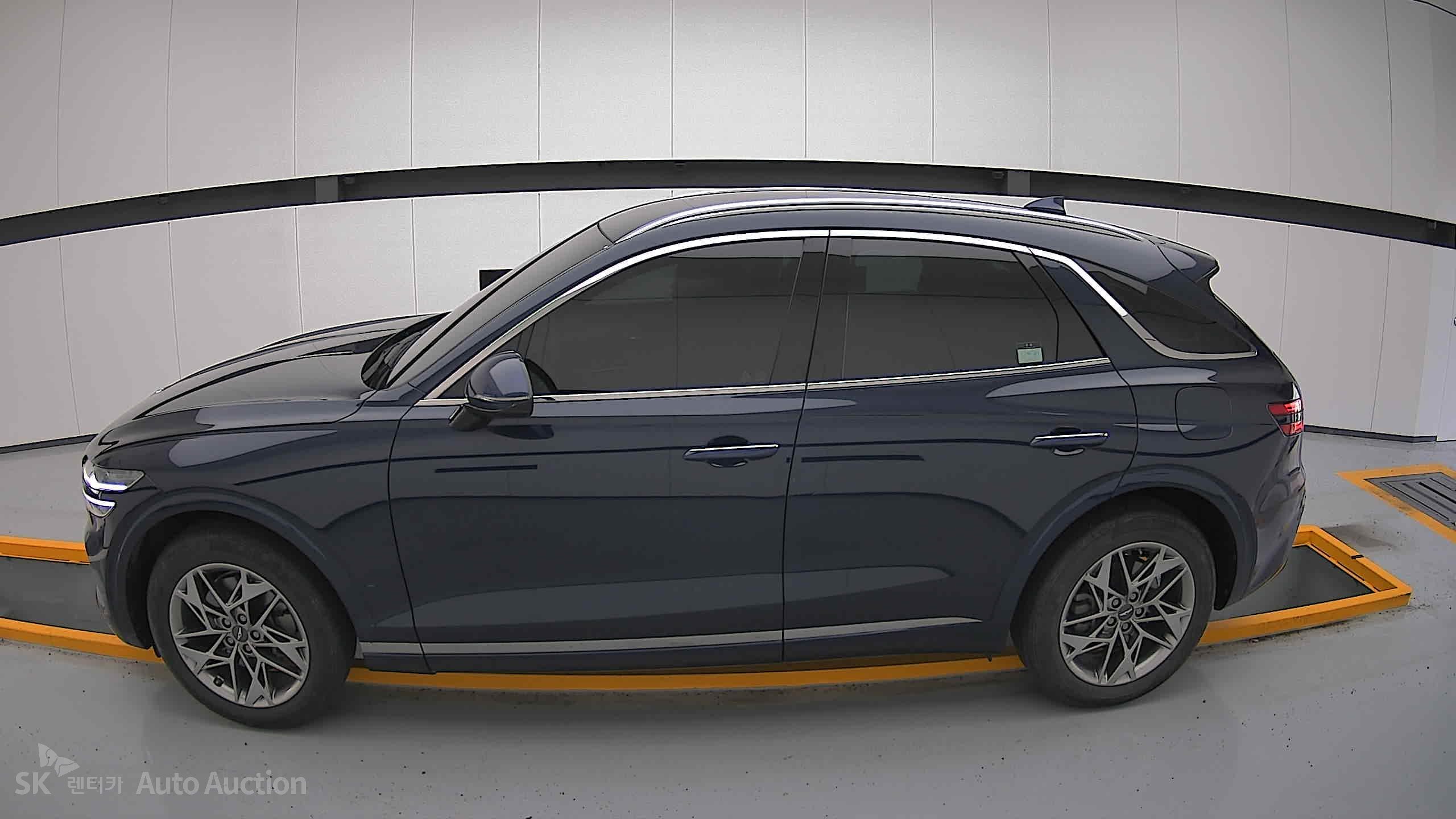 2021 - genesis gv70
