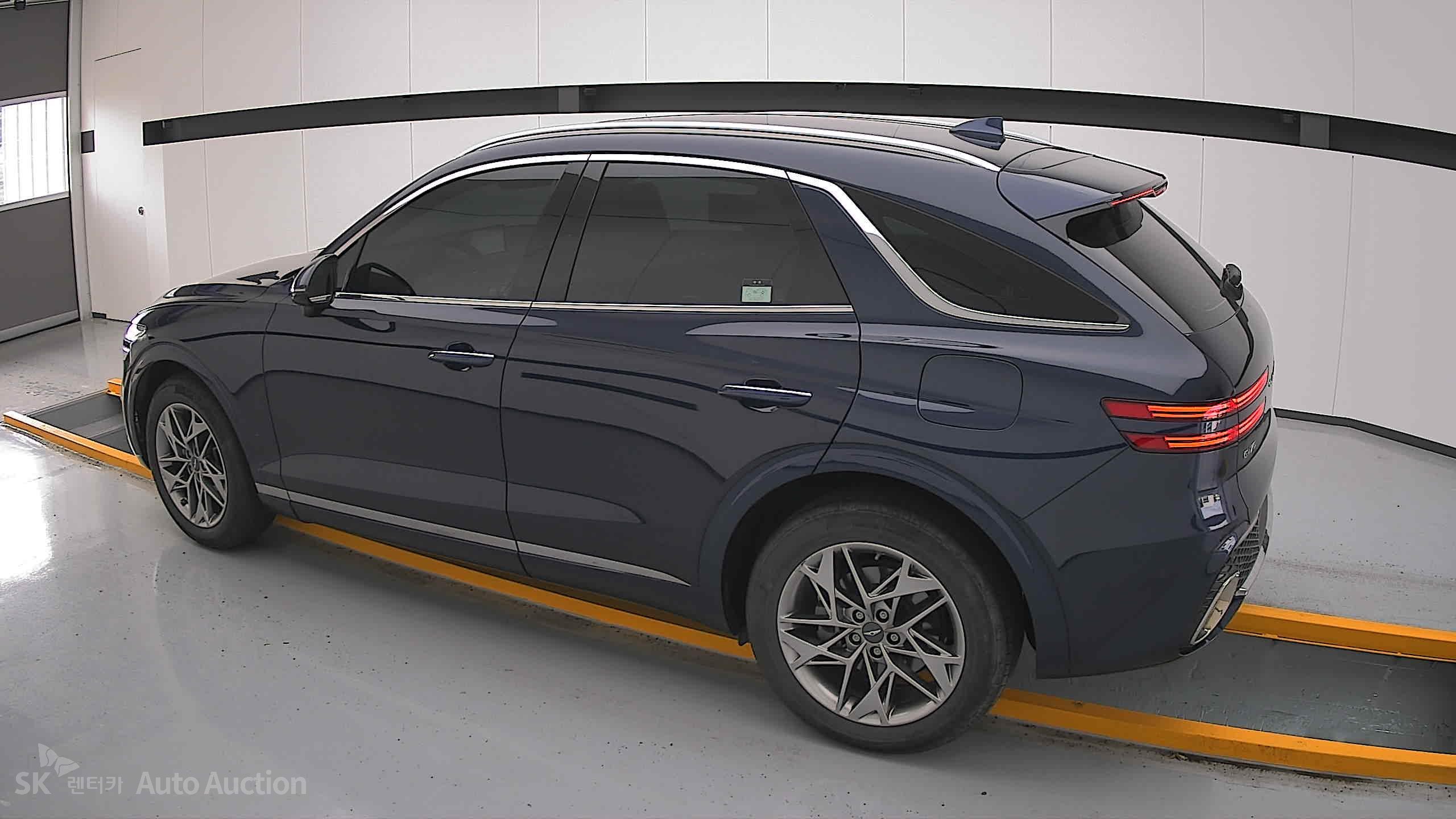 2021 - genesis gv70