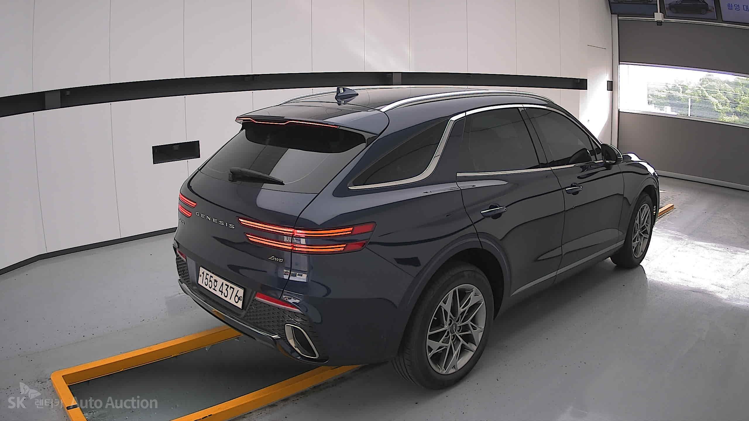 2021 - genesis gv70