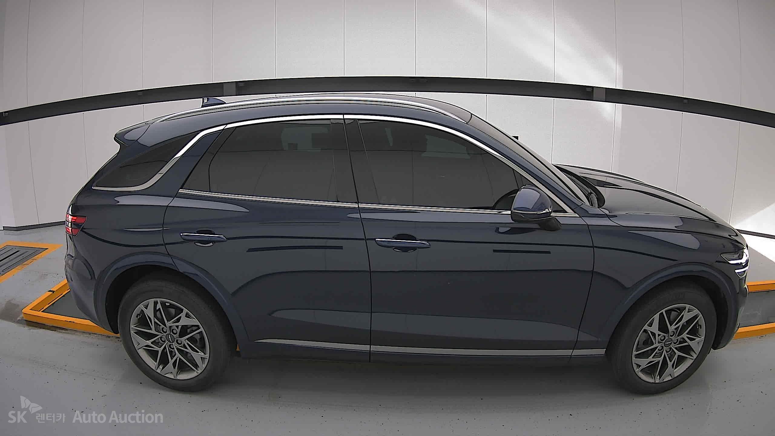 2021 - genesis gv70