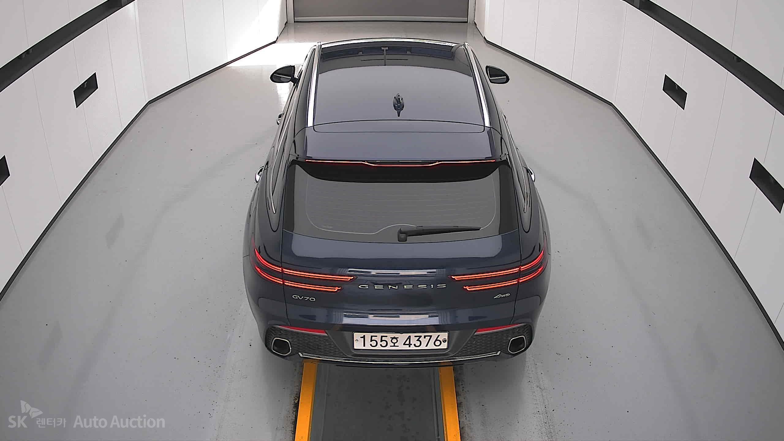 2021 - genesis gv70