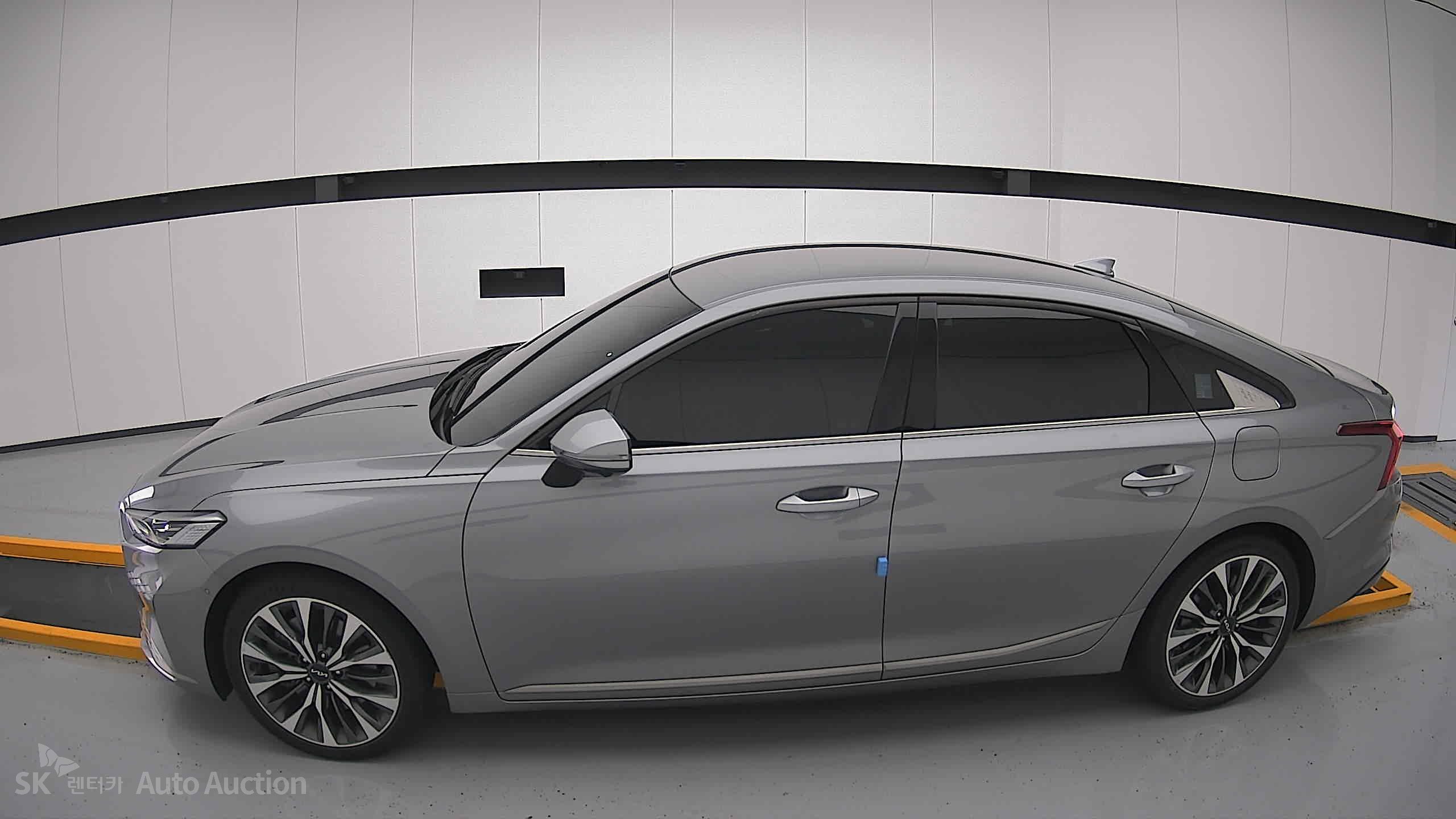 2023 - kia k8