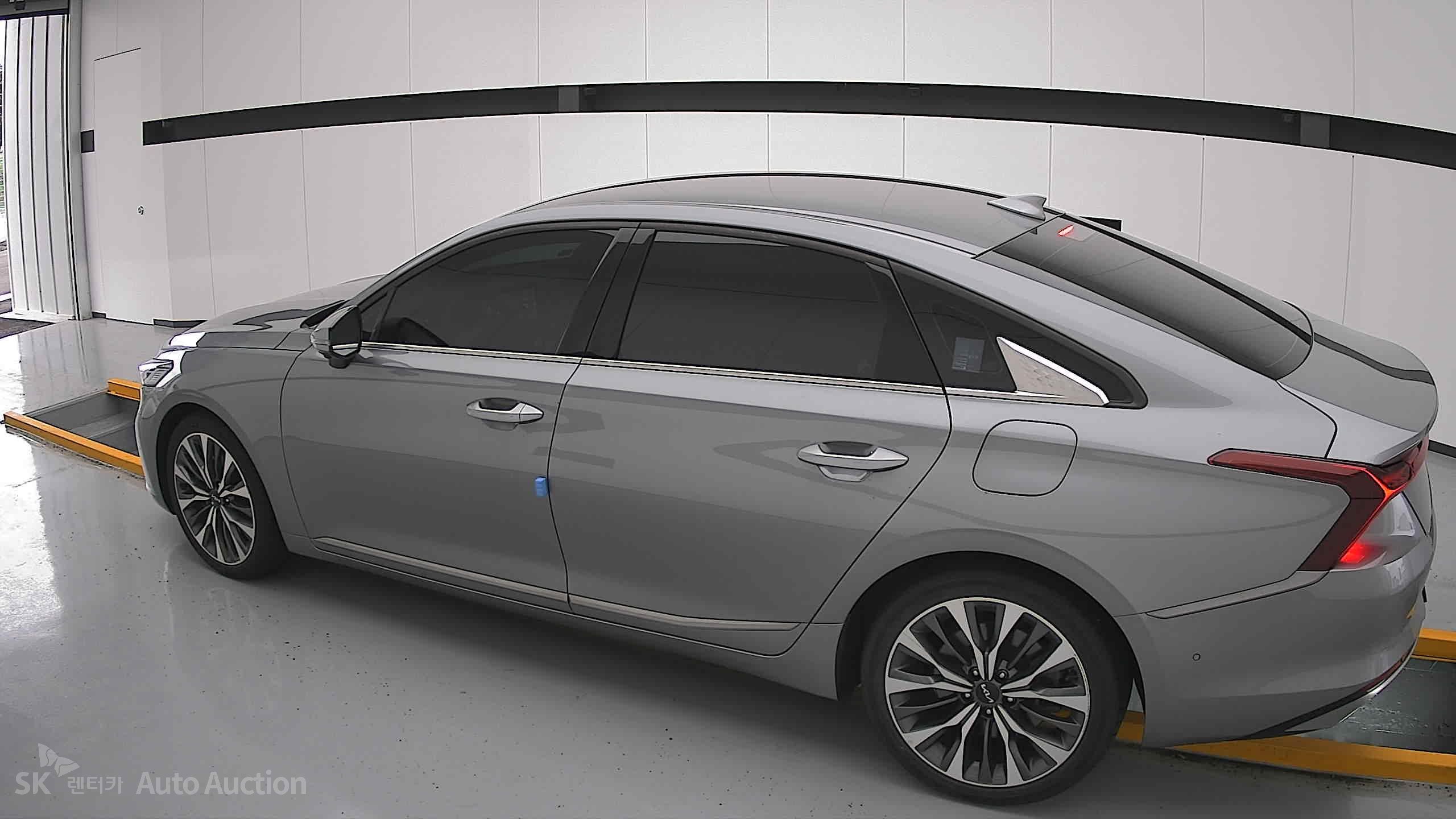 2023 - kia k8
