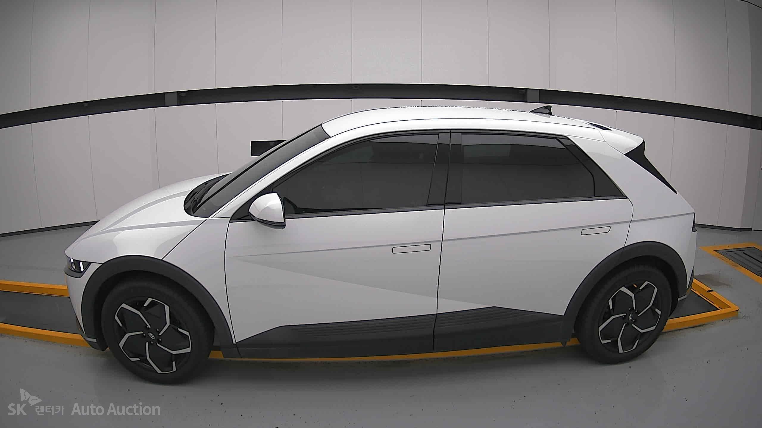 2022 - hyundai ioniq