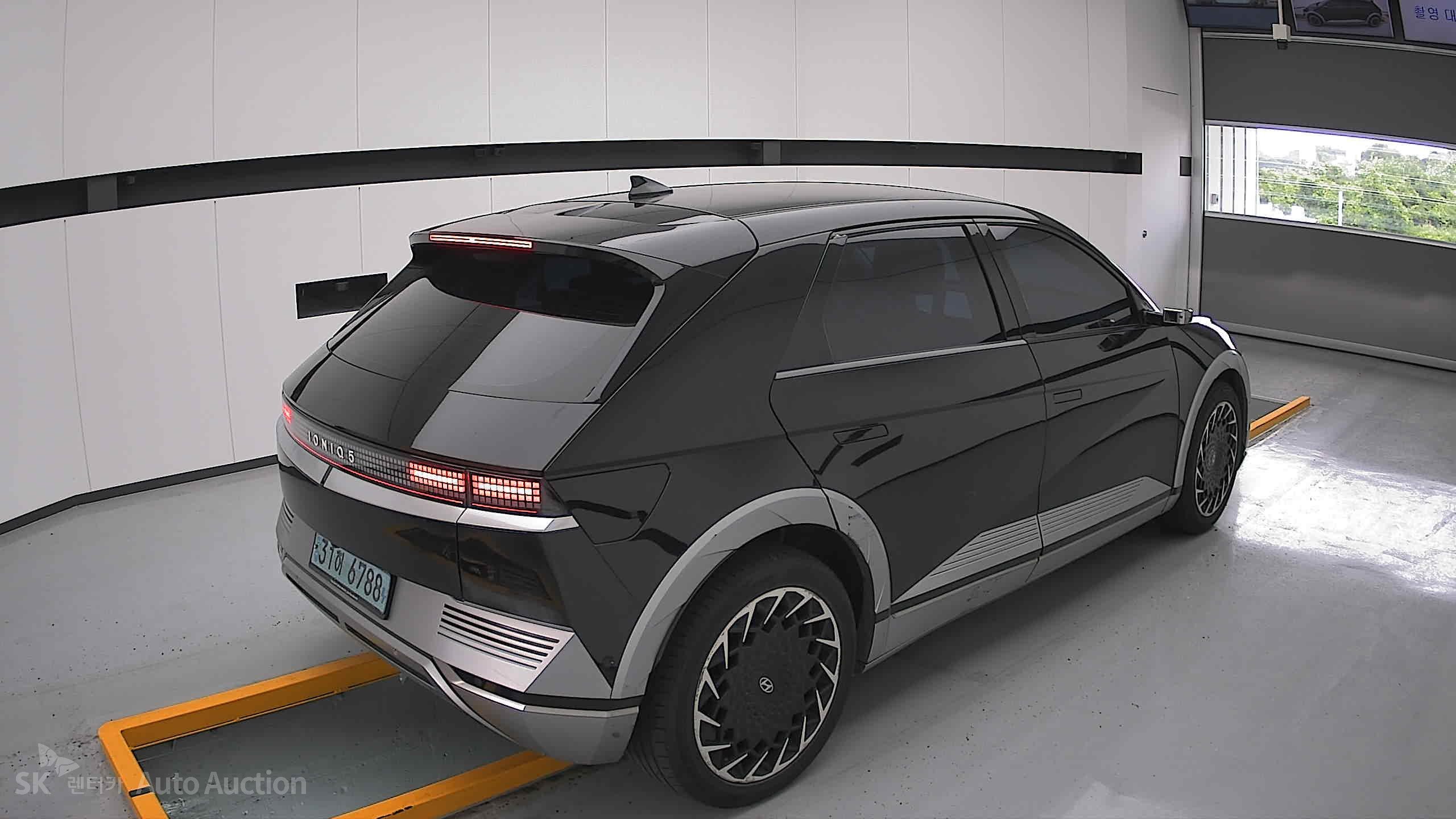 2022 - hyundai ioniq
