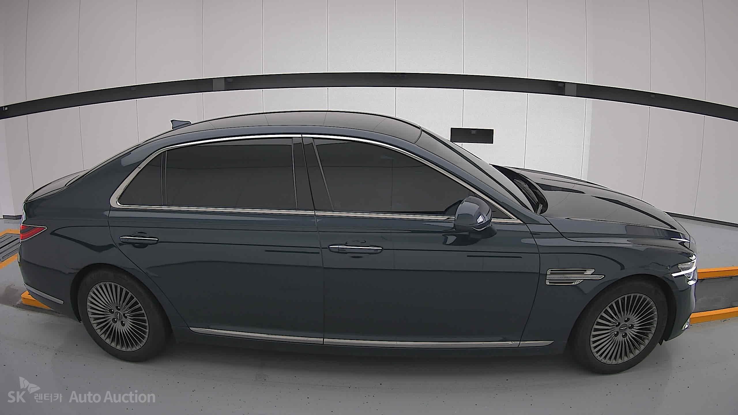 2021 - genesis g90