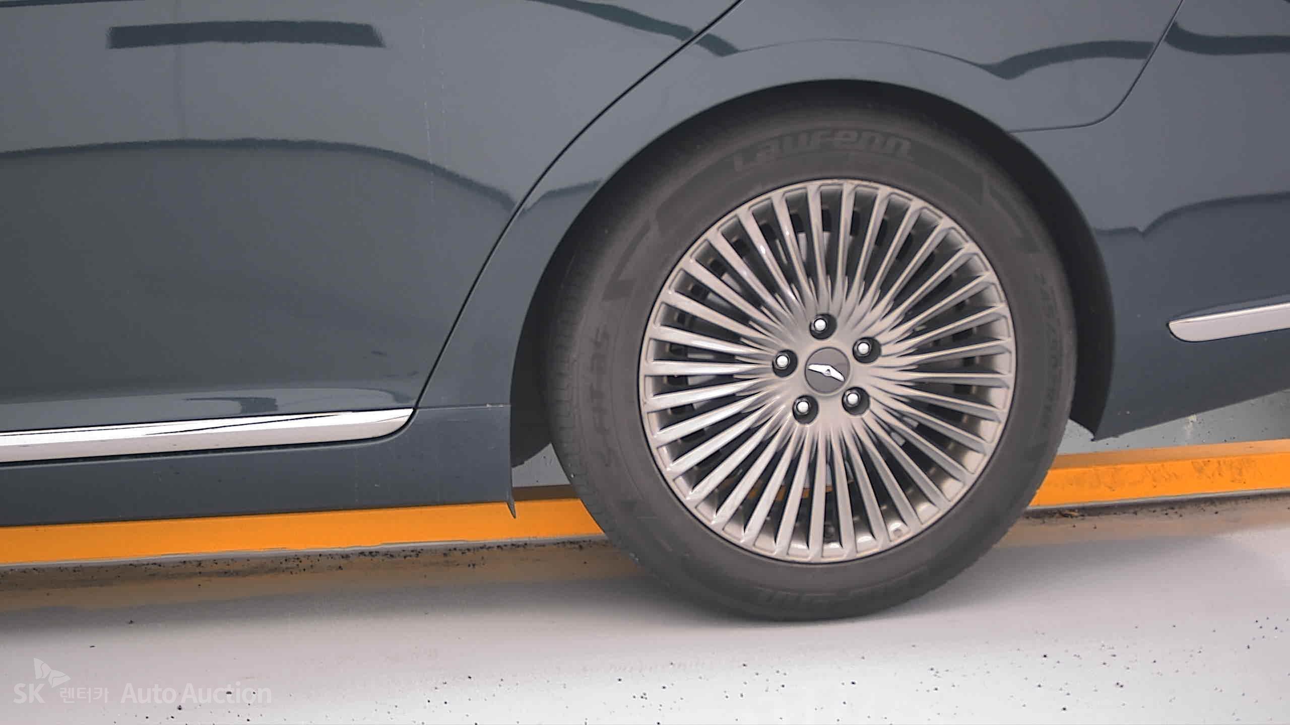 2021 - genesis g90