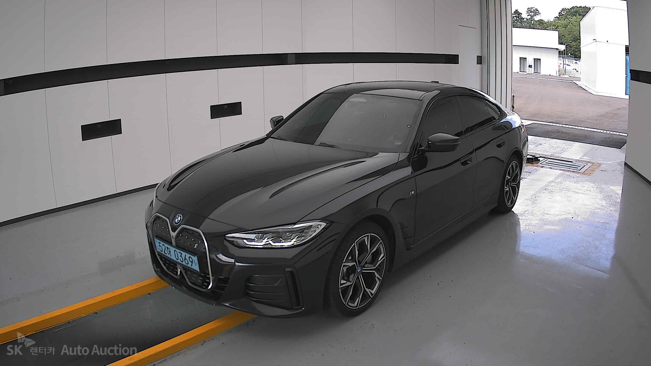 2022 - bmw i4 edrive40