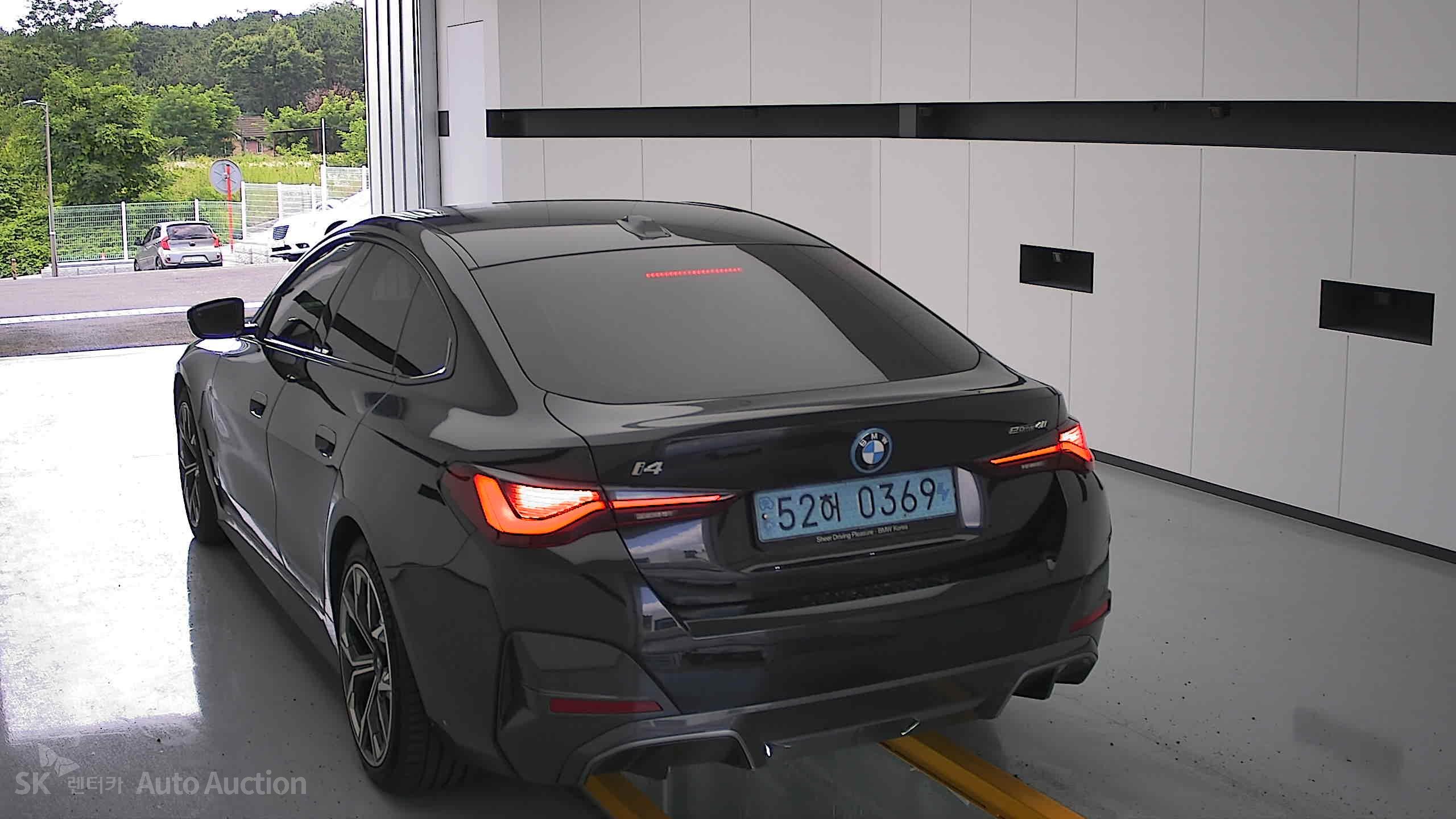 2022 - bmw i4 edrive40