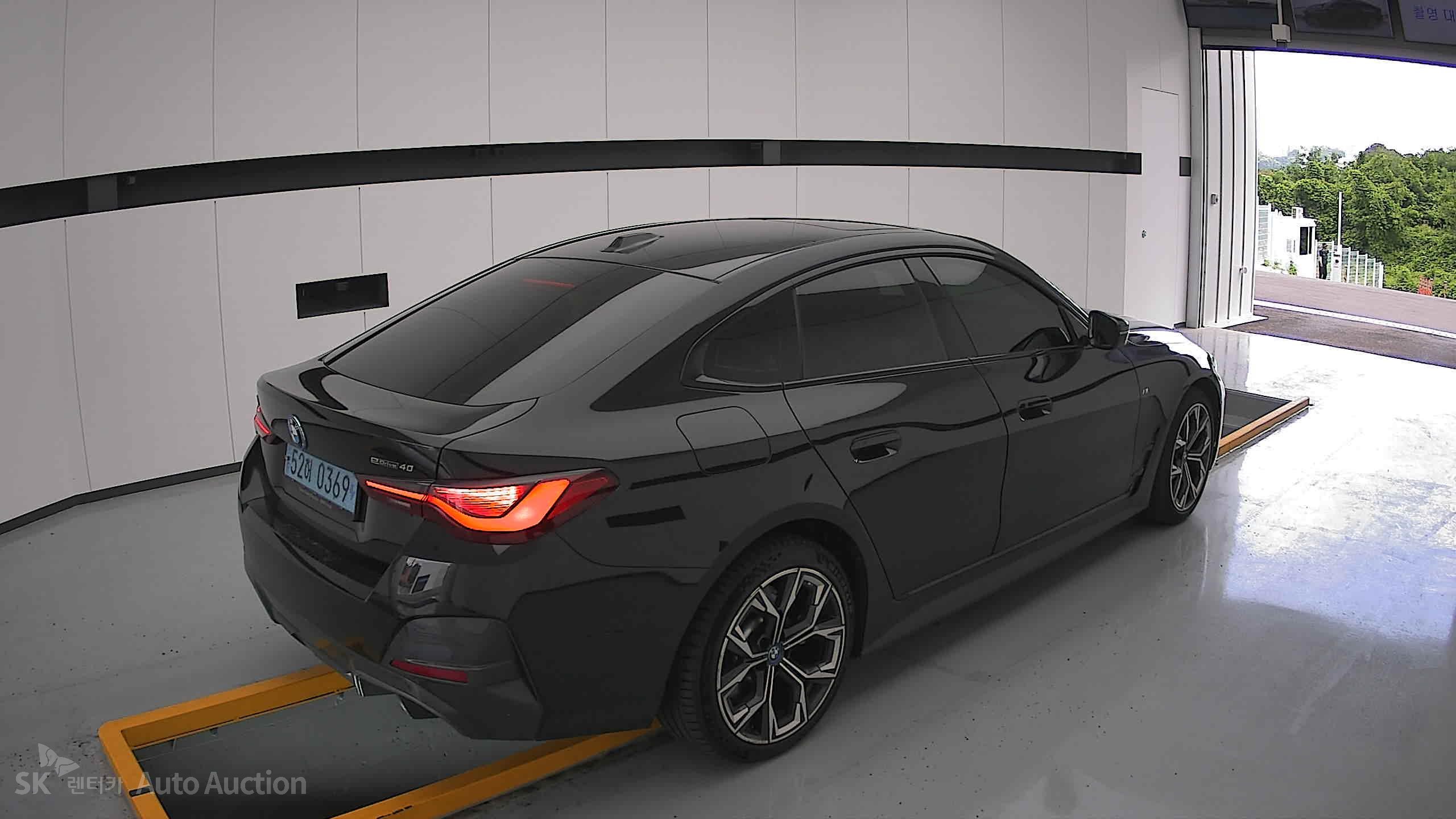 2022 - bmw i4 edrive40