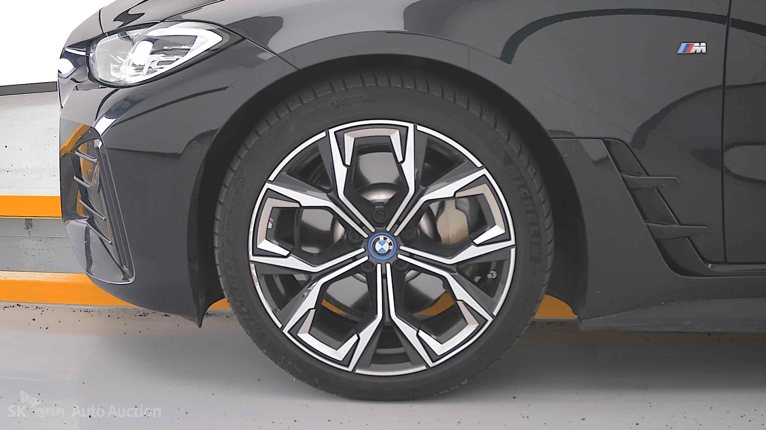 2022 - bmw i4 edrive40
