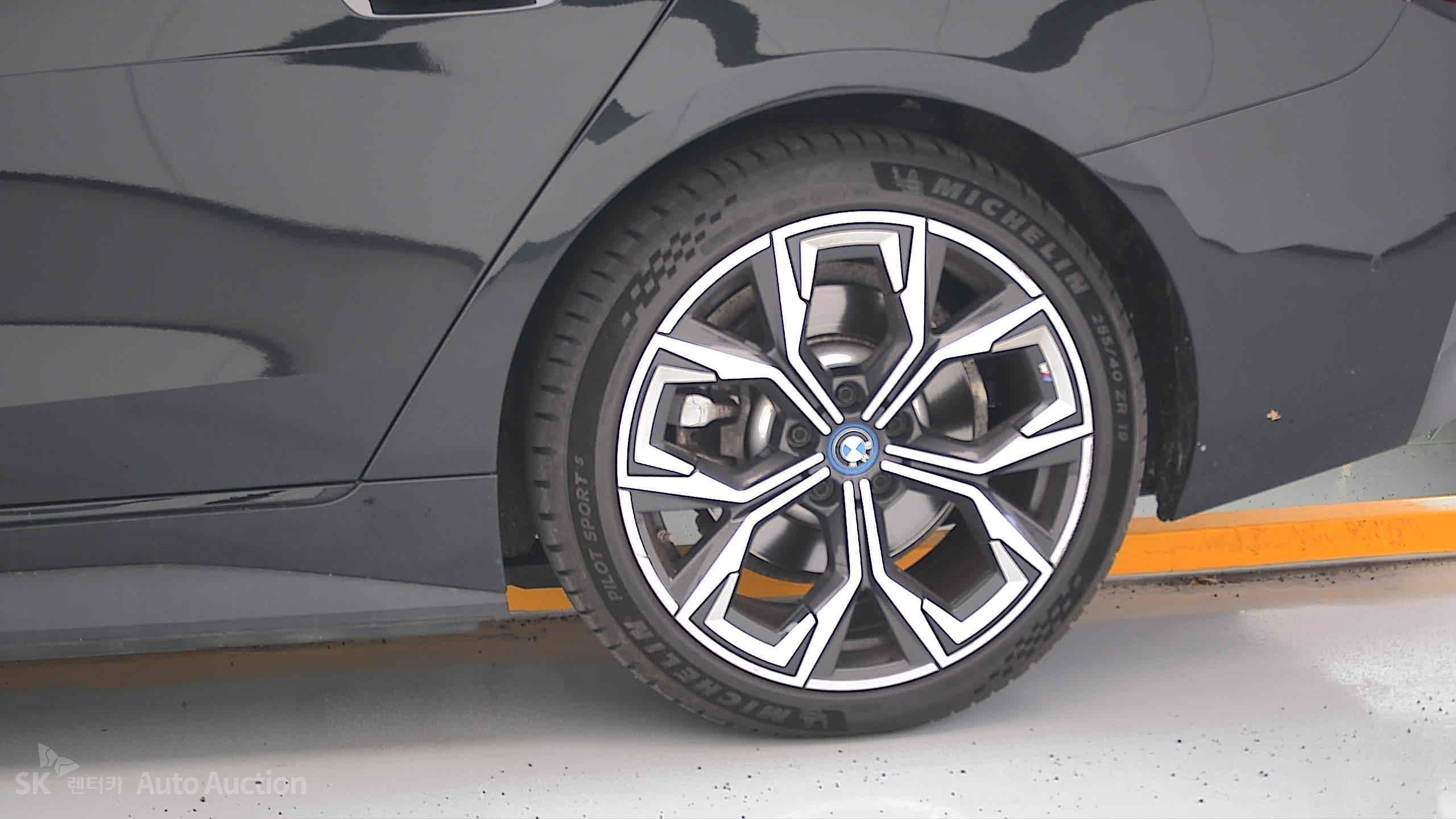 2022 - bmw i4 edrive40