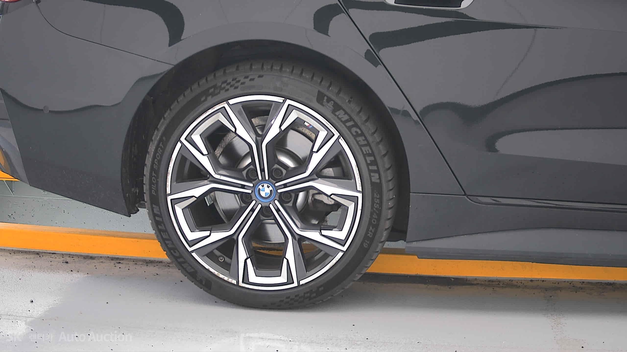 2022 - bmw i4 edrive40