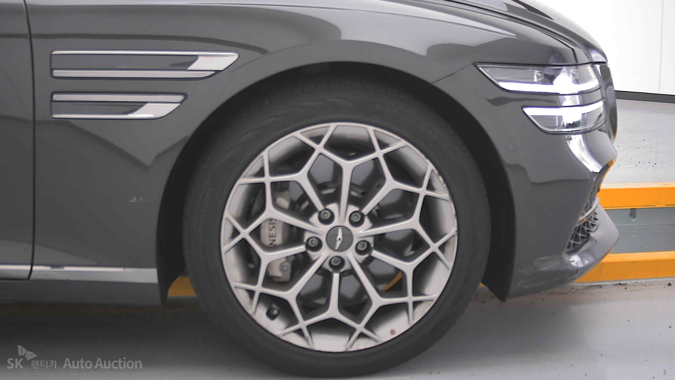 2022 - genesis g80