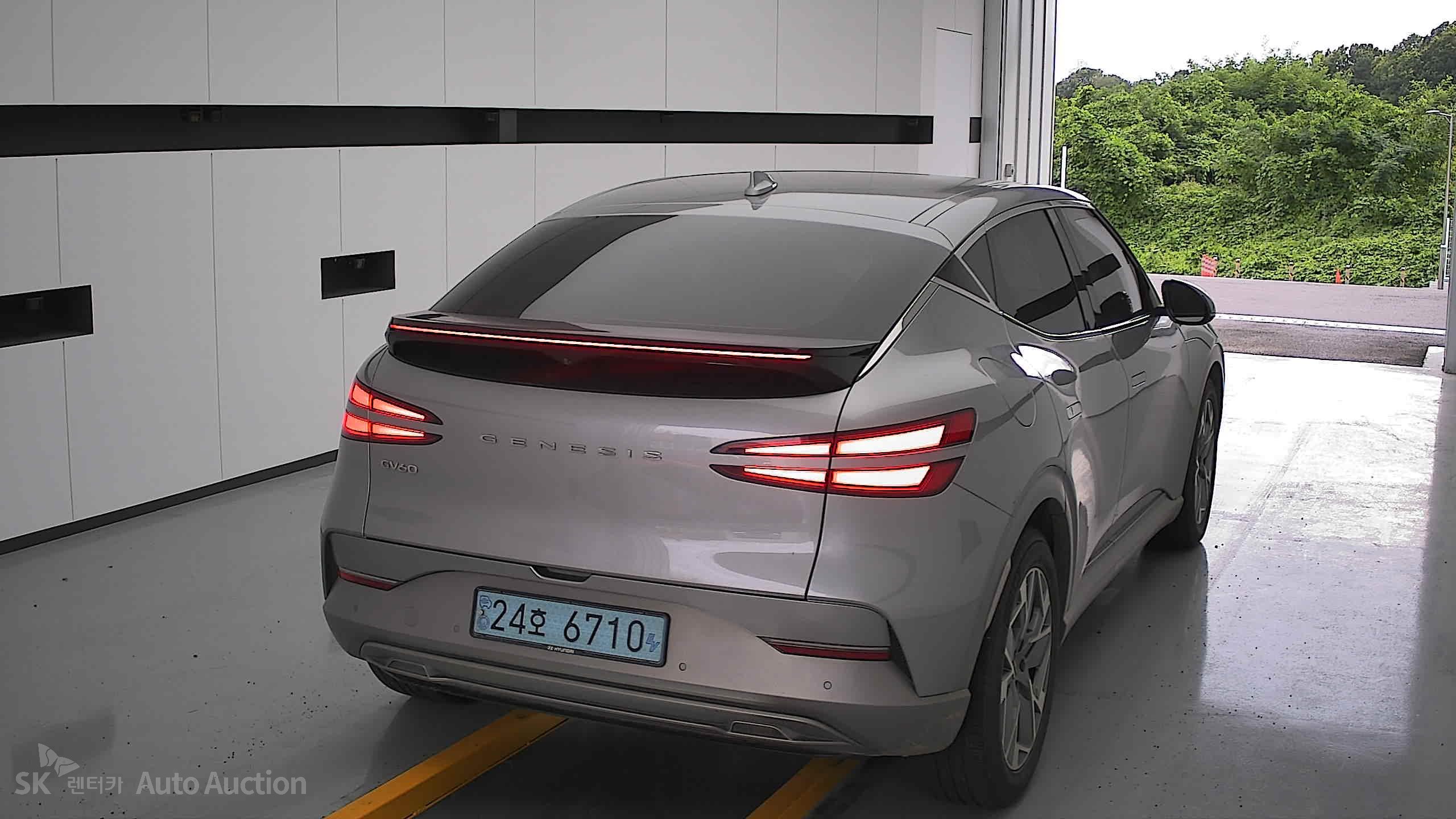 2022 - genesis gv60