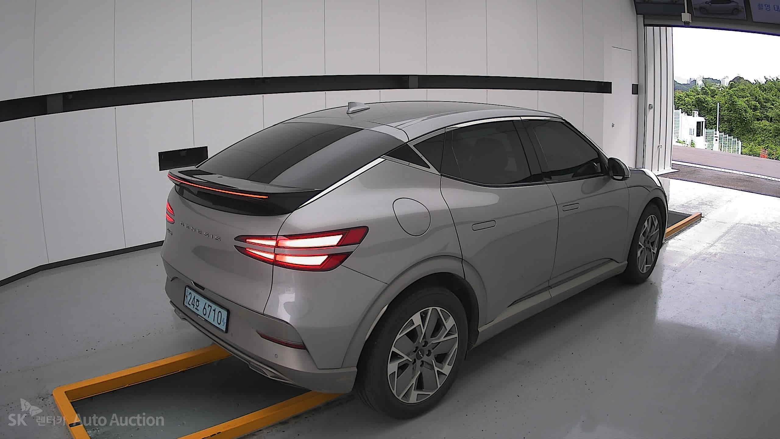 2022 - genesis gv60