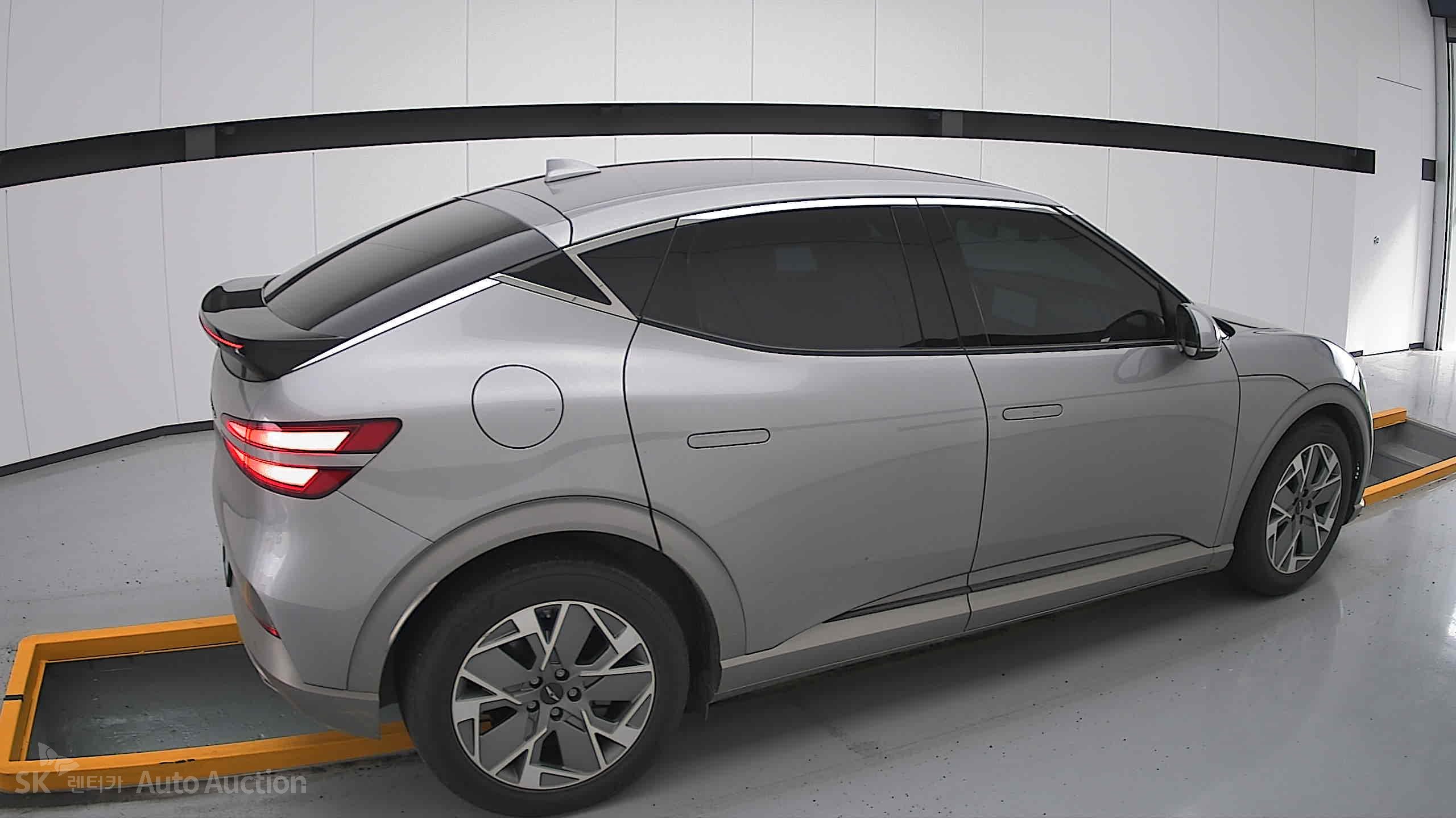 2022 - genesis gv60