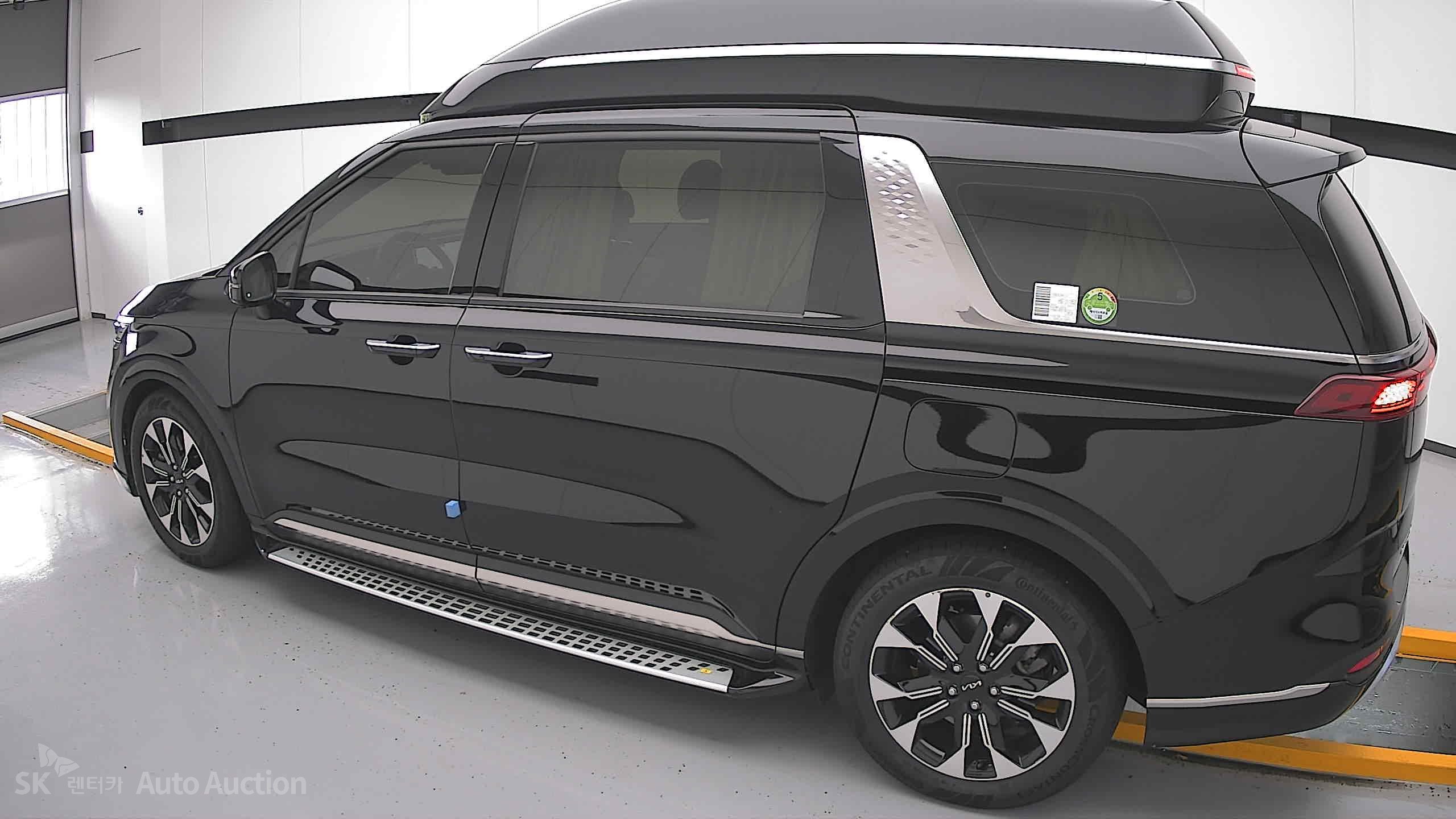 2023 - kia carnival