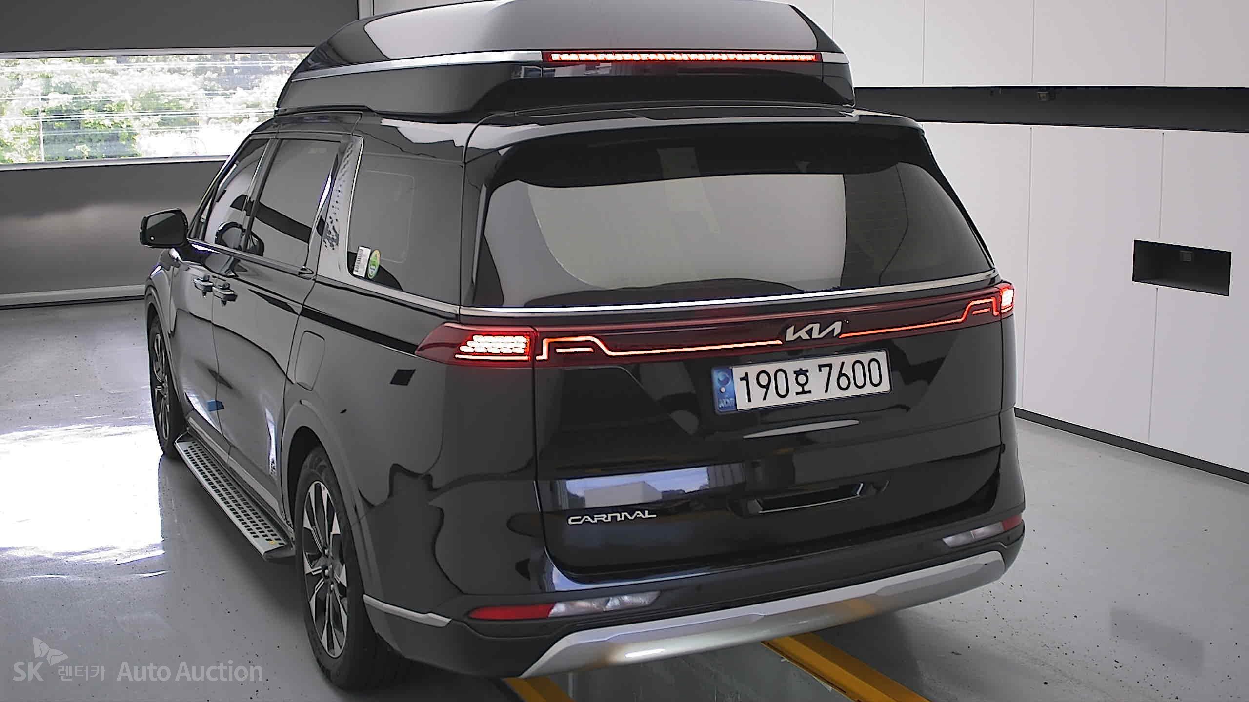 2023 - kia carnival