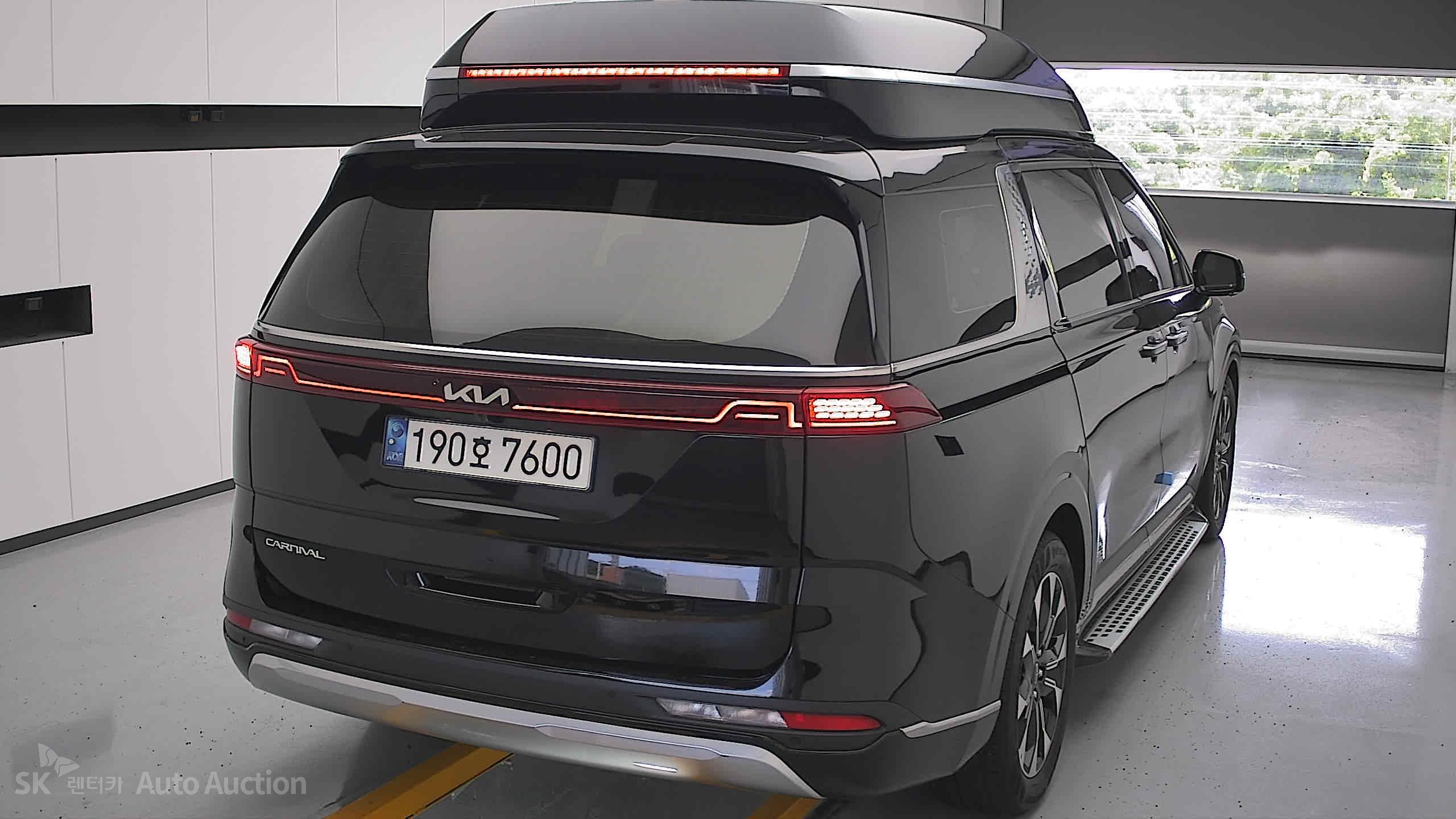 2023 - kia carnival