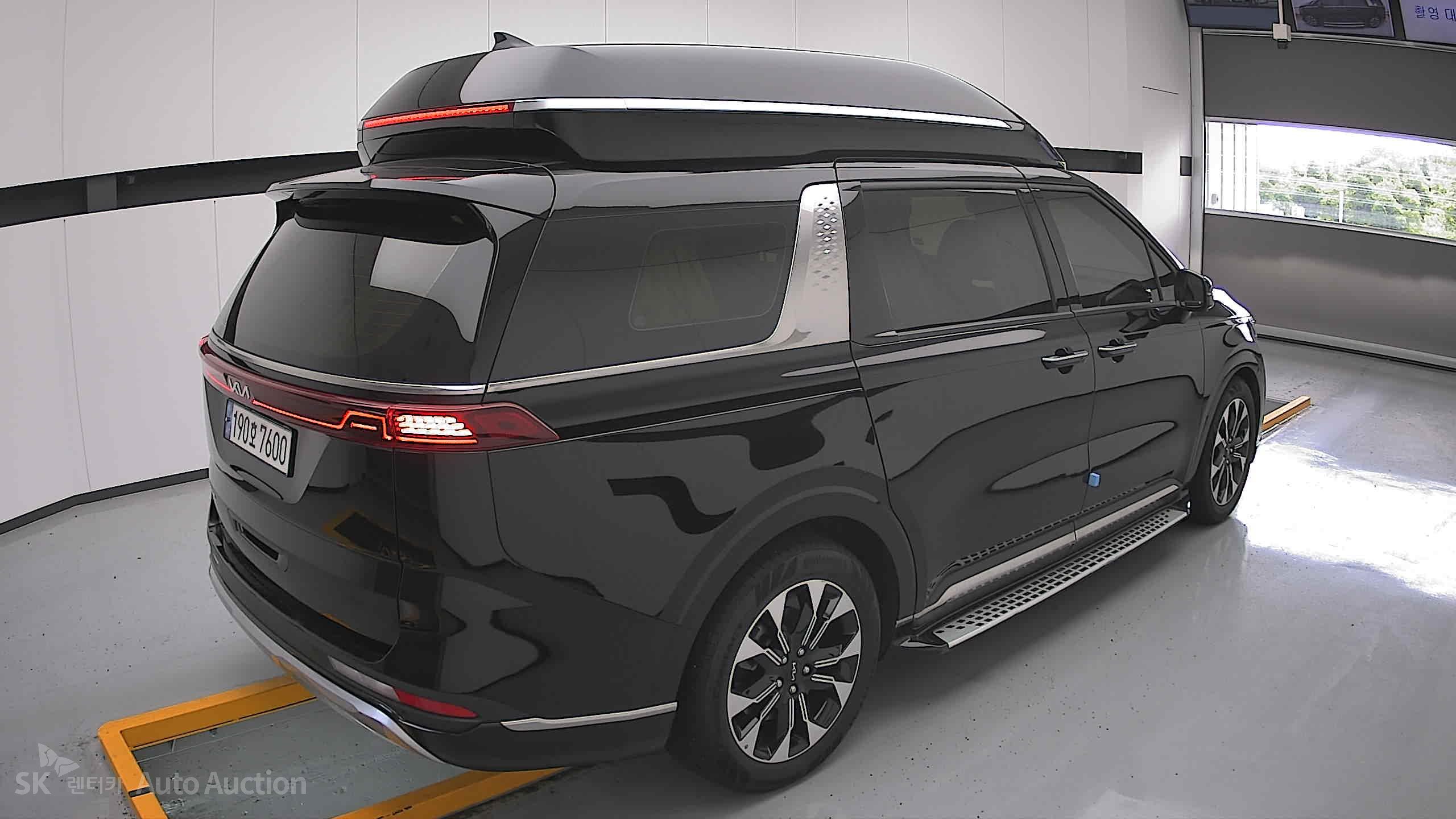 2023 - kia carnival