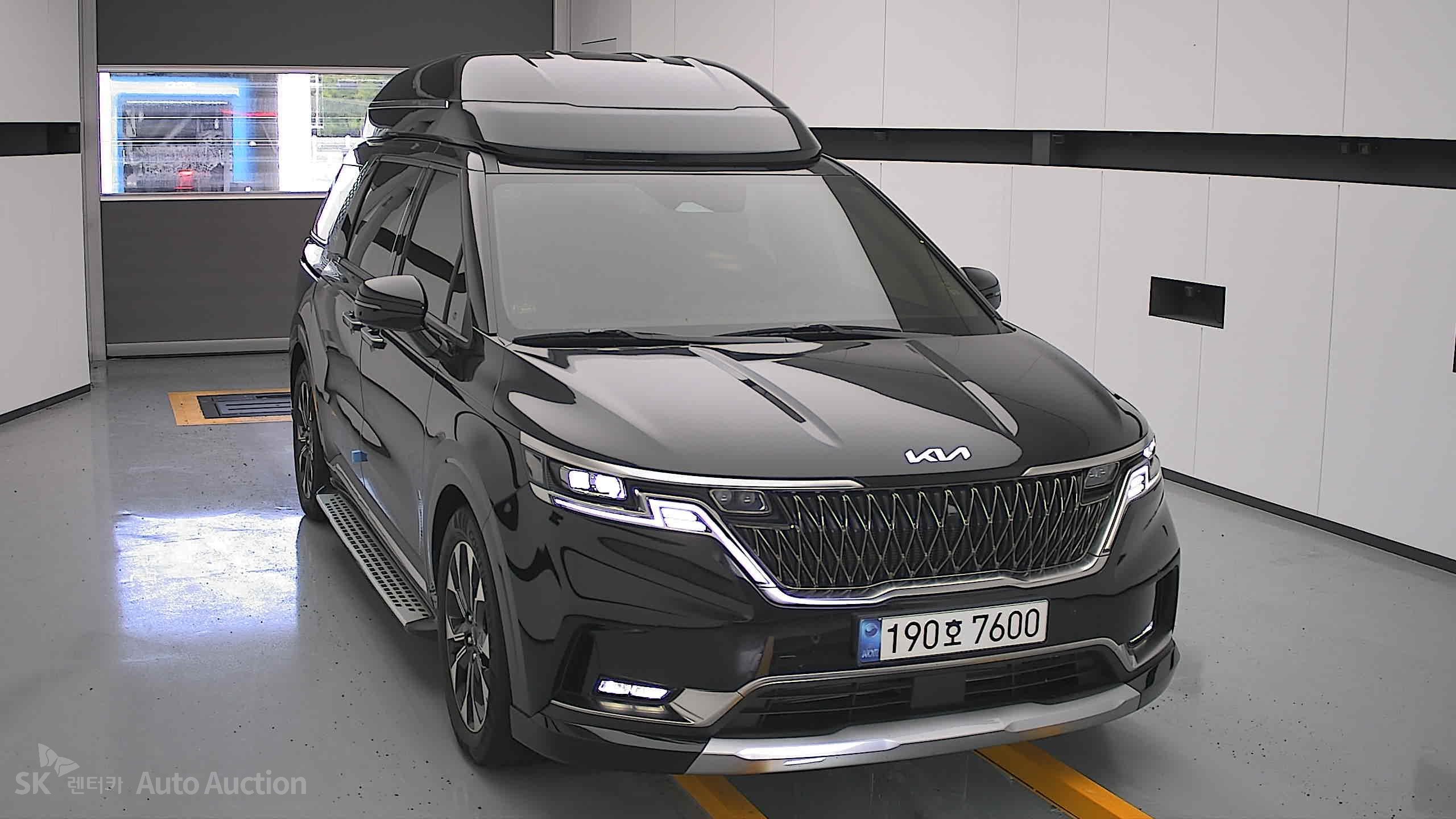 2023 - kia carnival