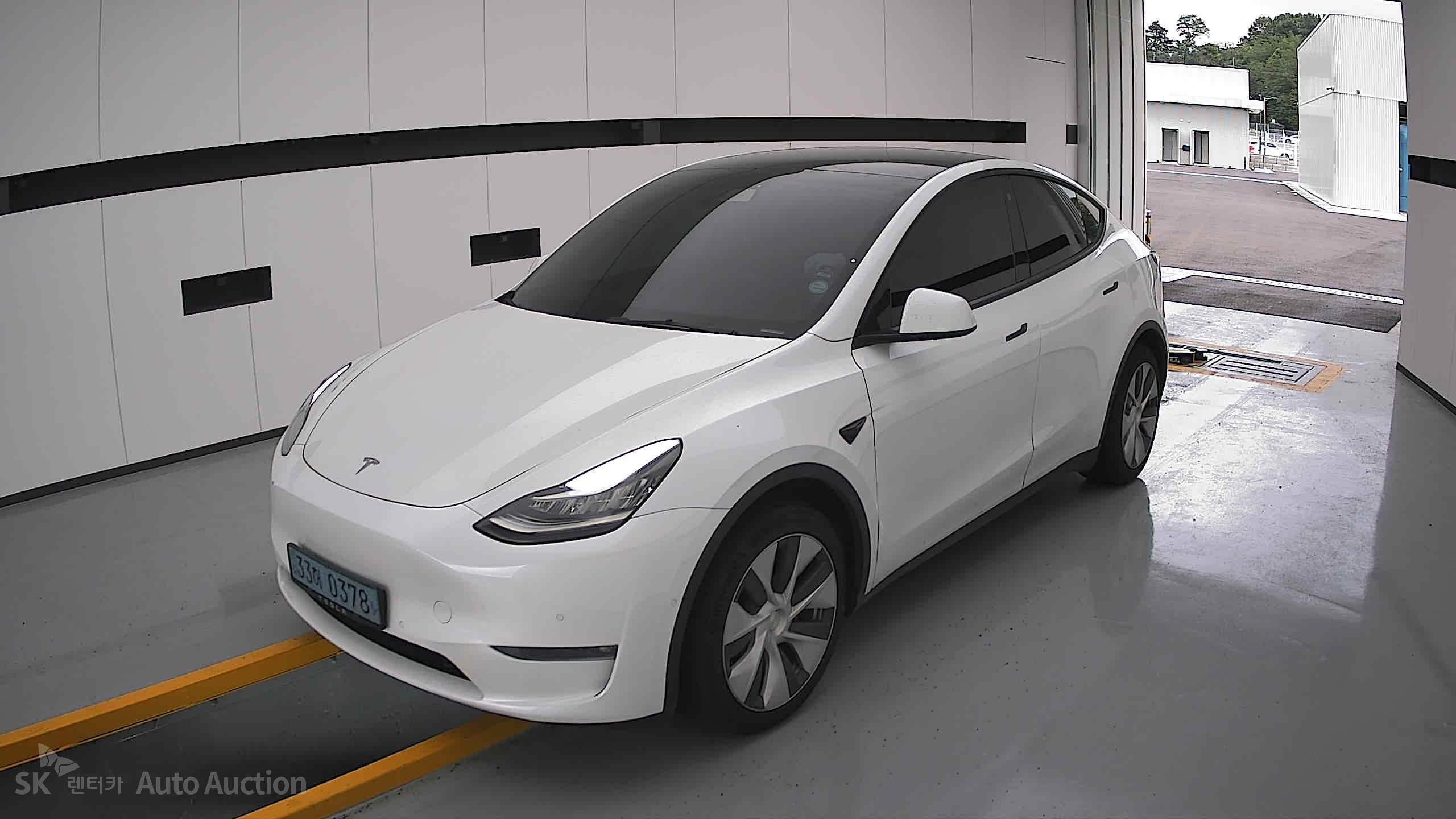 2022 - tesla model y