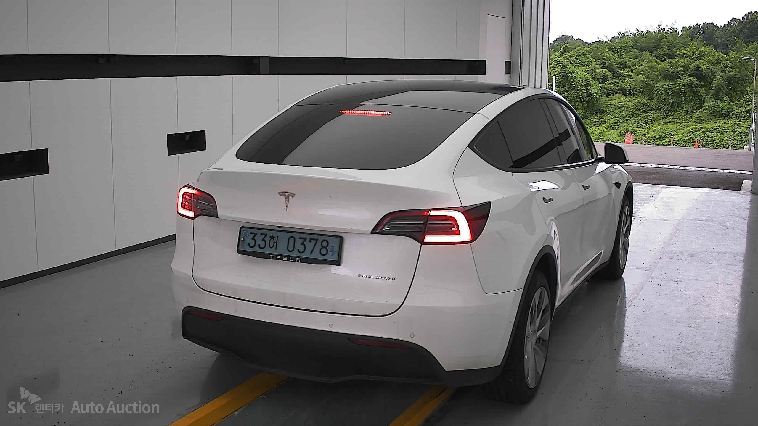 2022 - tesla model y