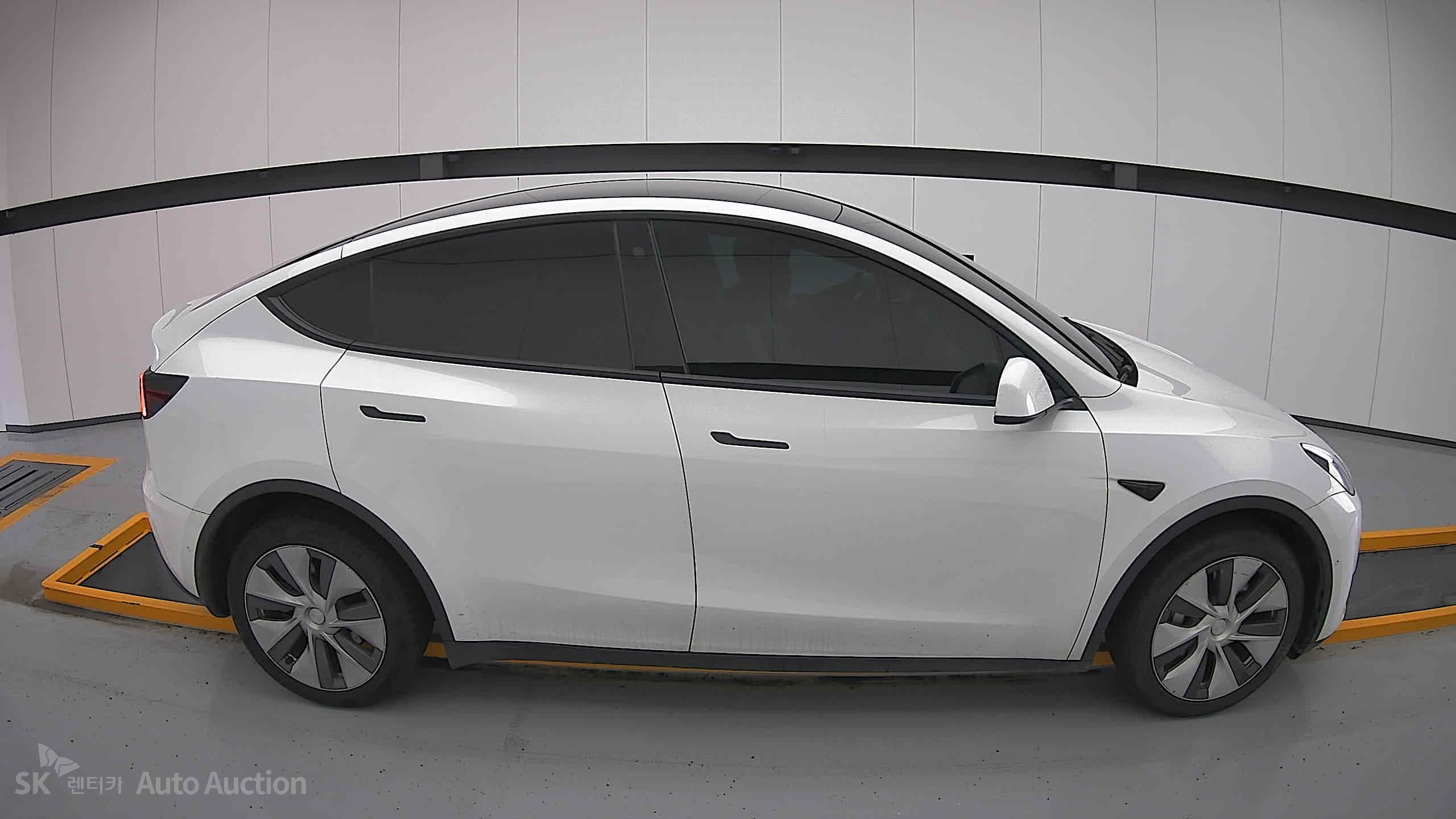 2022 - tesla model y