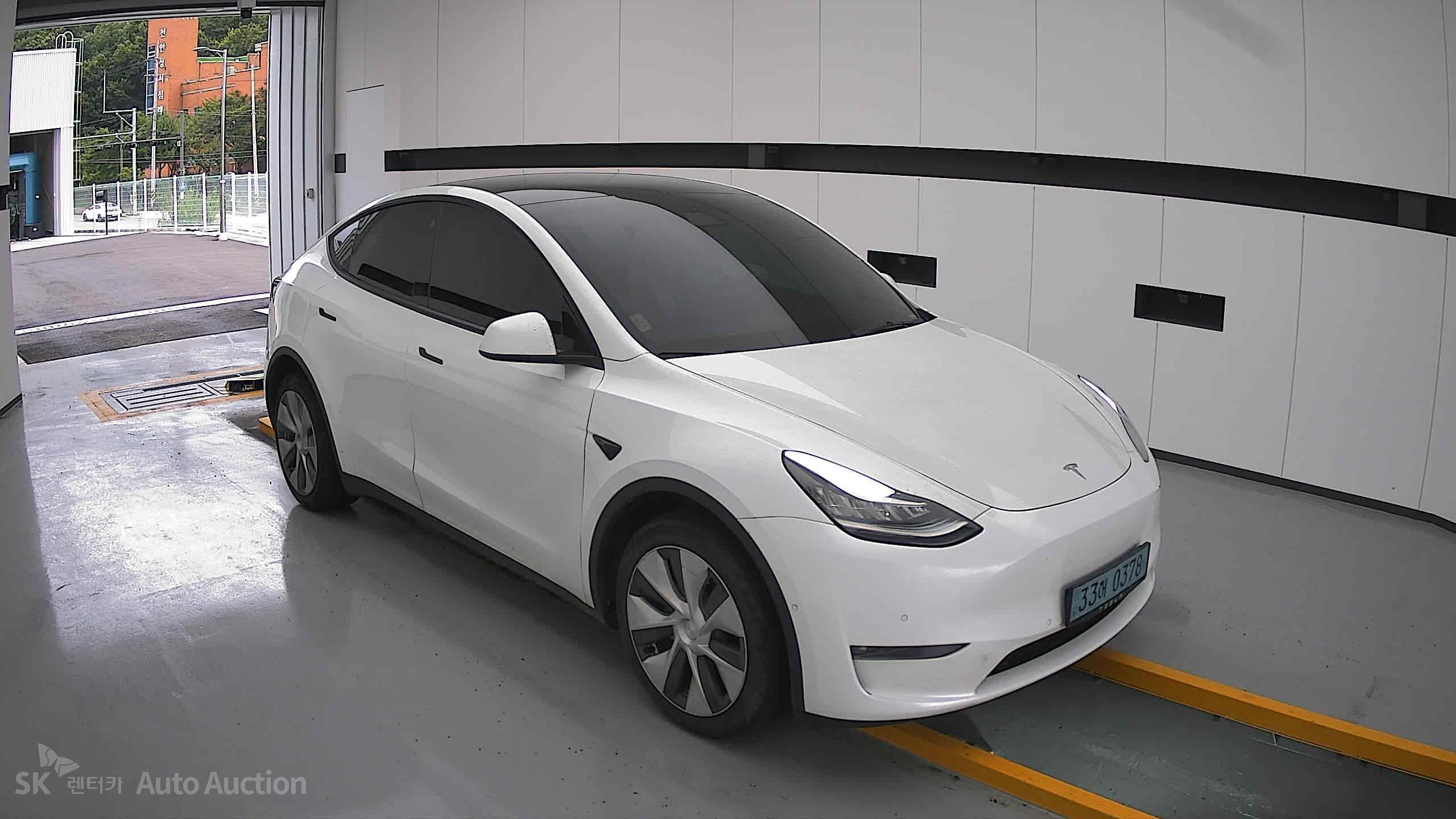 2022 - tesla model y