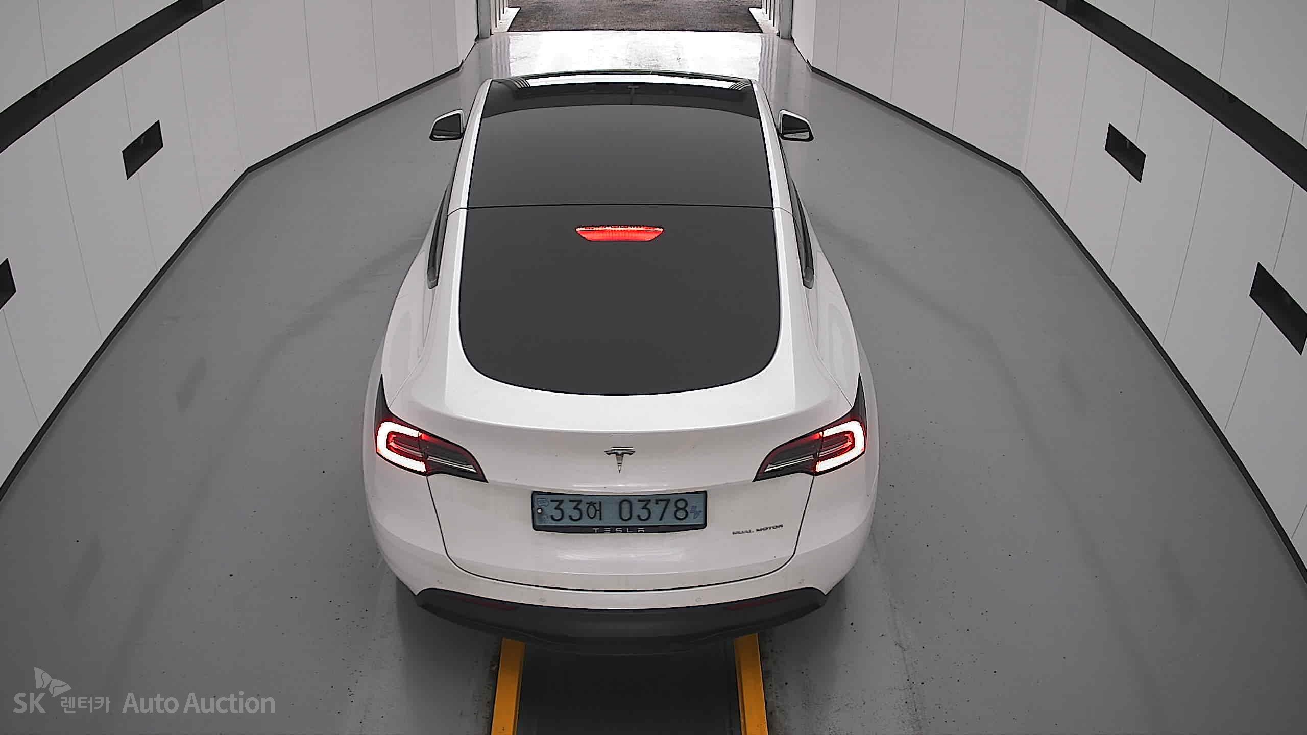 2022 - tesla model y