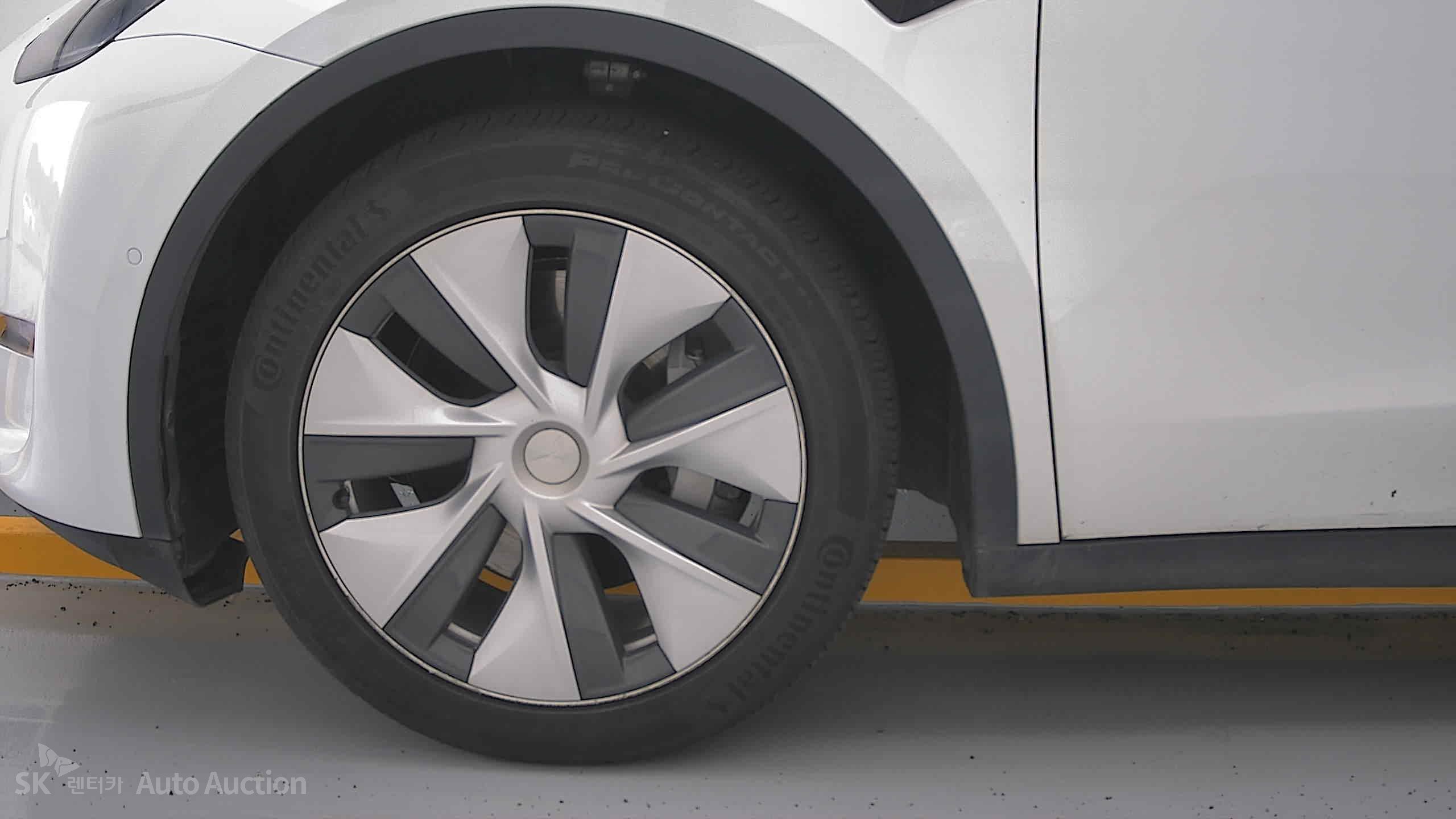 2022 - tesla model y